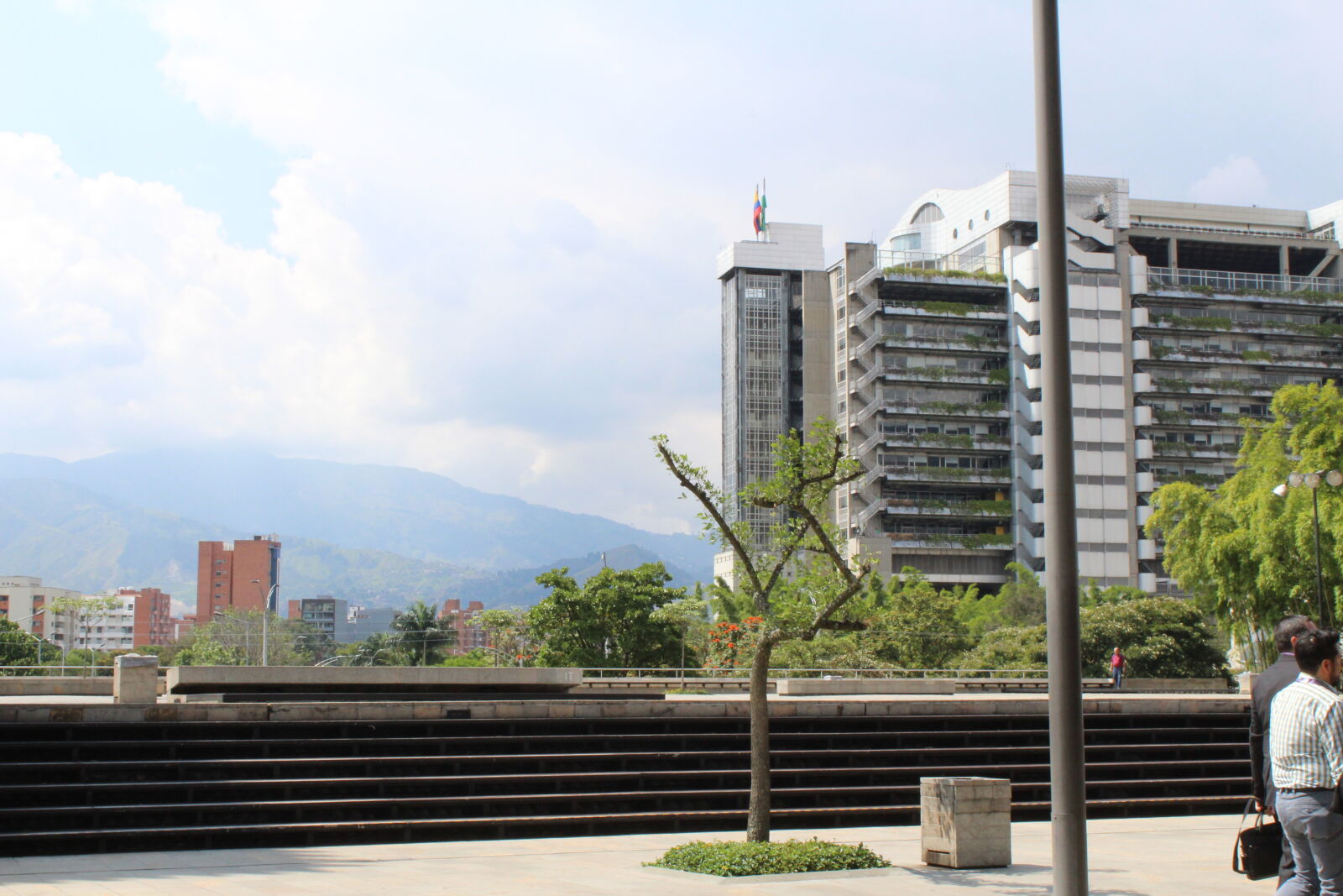 Canon EOS 1300D (EOS Rebel T6 / EOS Kiss X80) sample photo. City, urban photography