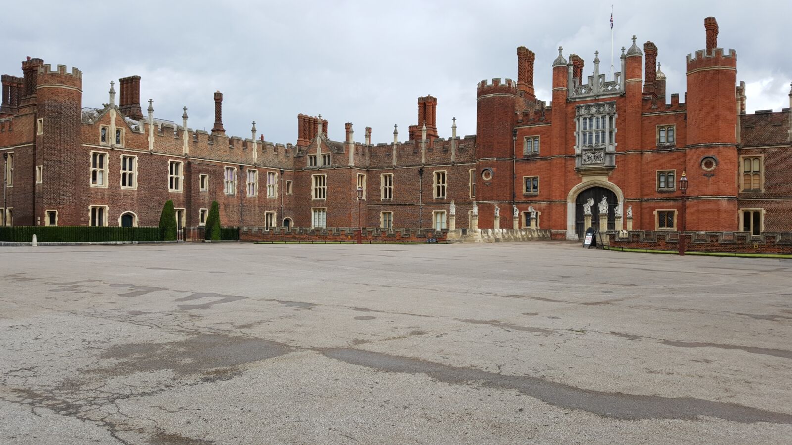 Samsung Galaxy S6 sample photo. England, hampton court, palace photography