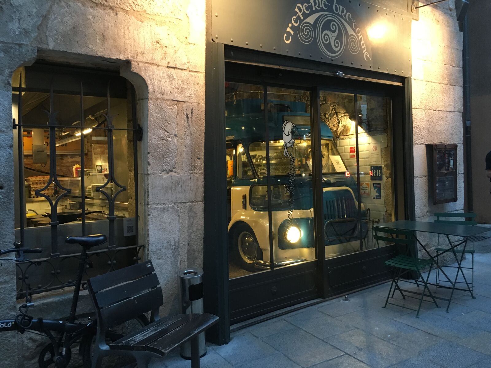 Apple iPhone 6s sample photo. Girona, catalonia, cafe photography