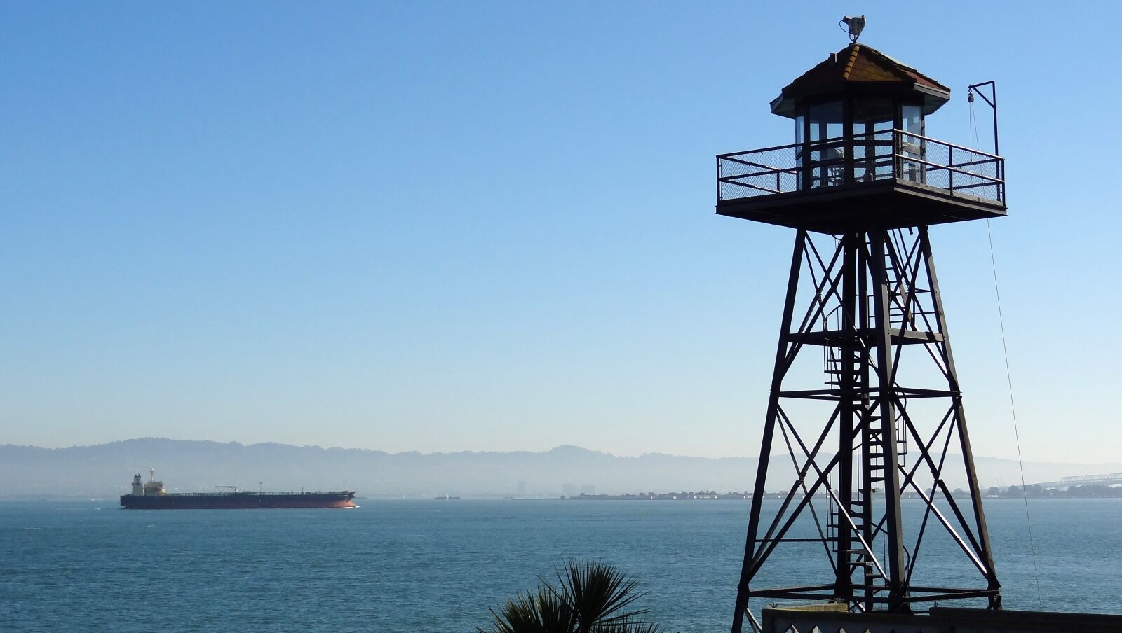 Sony Cyber-shot DSC-HX9V sample photo. Control, tower, mirador photography