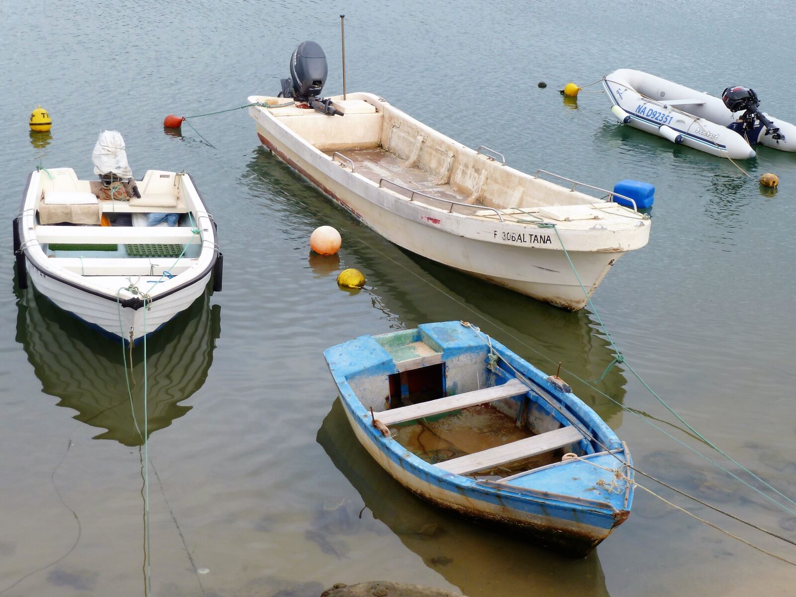 Panasonic Lumix DMC-ZS5 (Lumix DMC-TZ8) sample photo. Boats, old, gammel photography