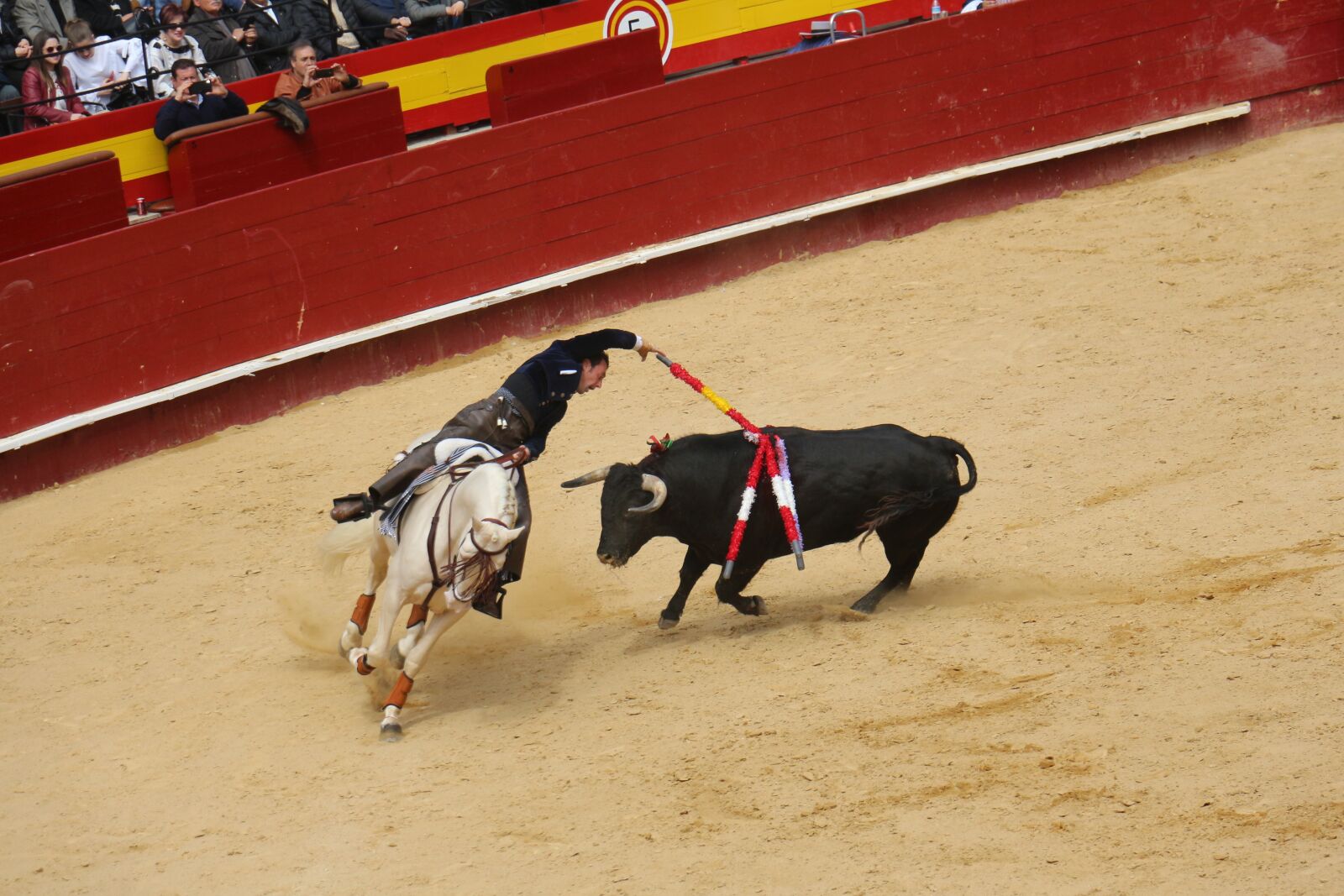 Canon EOS 700D (EOS Rebel T5i / EOS Kiss X7i) sample photo. Bullring, torero photography