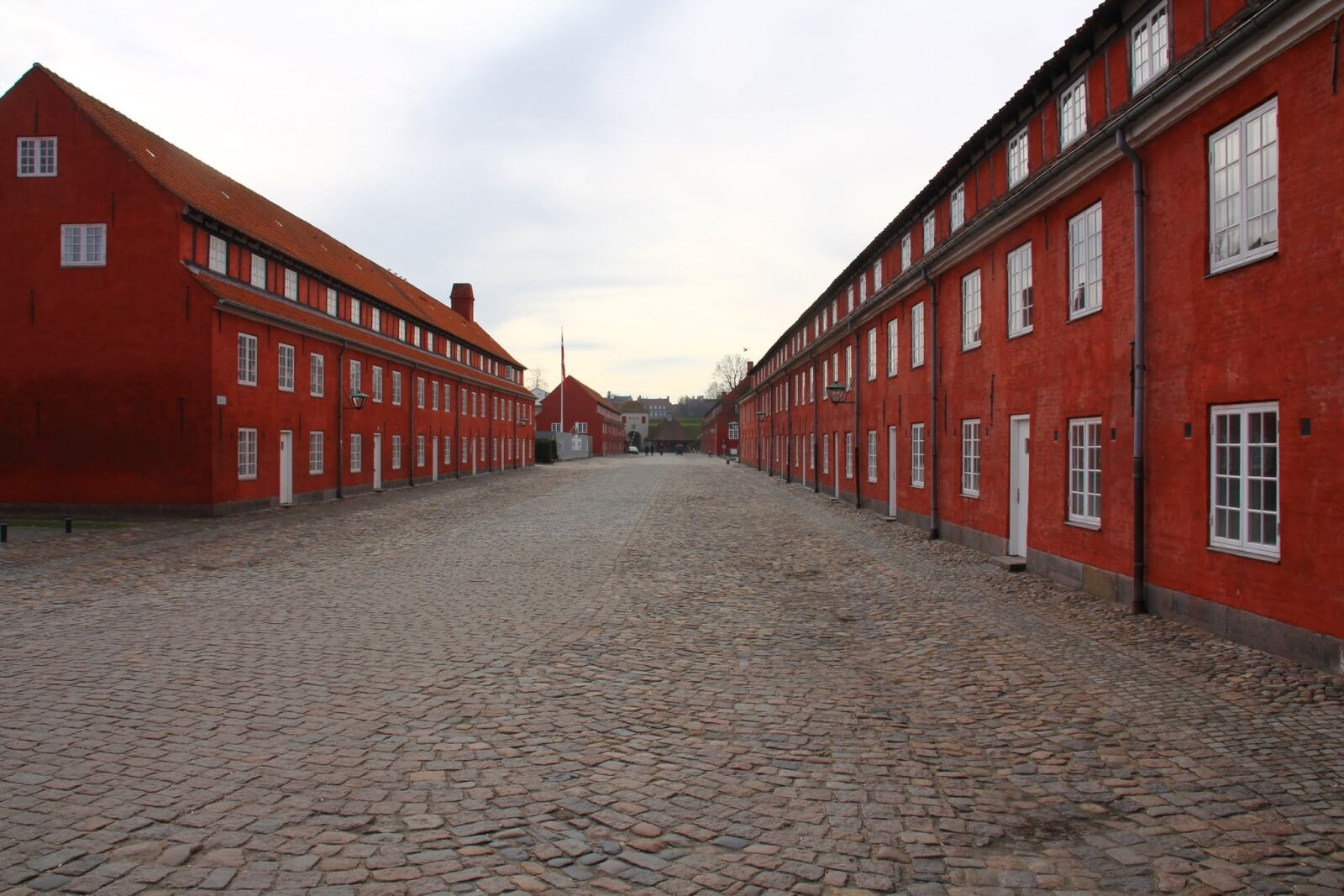 Canon EOS 60D sample photo. Street, barracks, empty photography