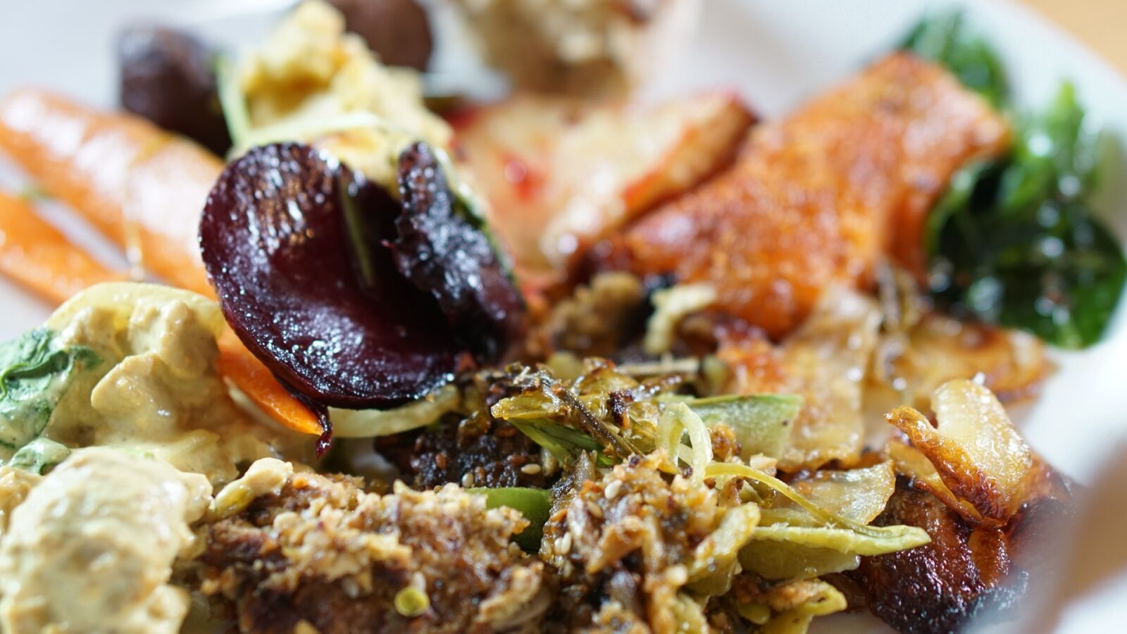 E 50mm F1.8 OSS sample photo. Vegetarian, mat, fest photography