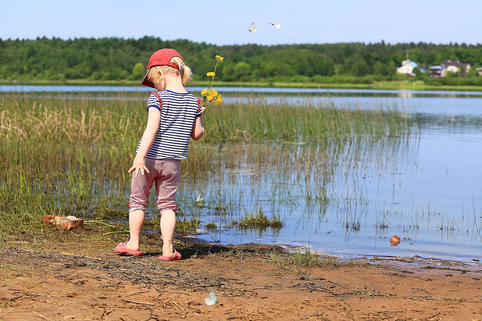 Canon EOS 6D + Canon EF 70-200mm F4L USM sample photo. Girl, baby, lake photography