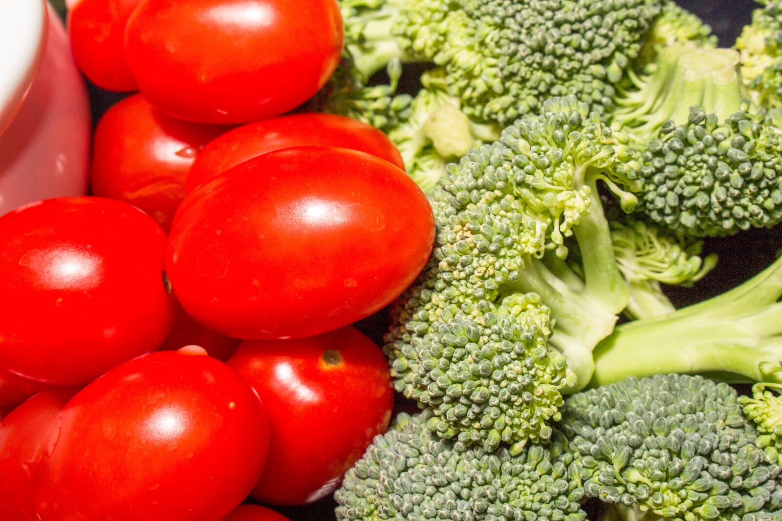 Canon EOS 700D (EOS Rebel T5i / EOS Kiss X7i) sample photo. Broccoli, vegetable, food photography