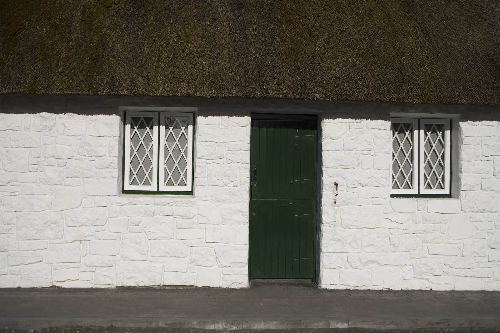 Canon EOS 5D sample photo. Thatch, cottage, architecture photography