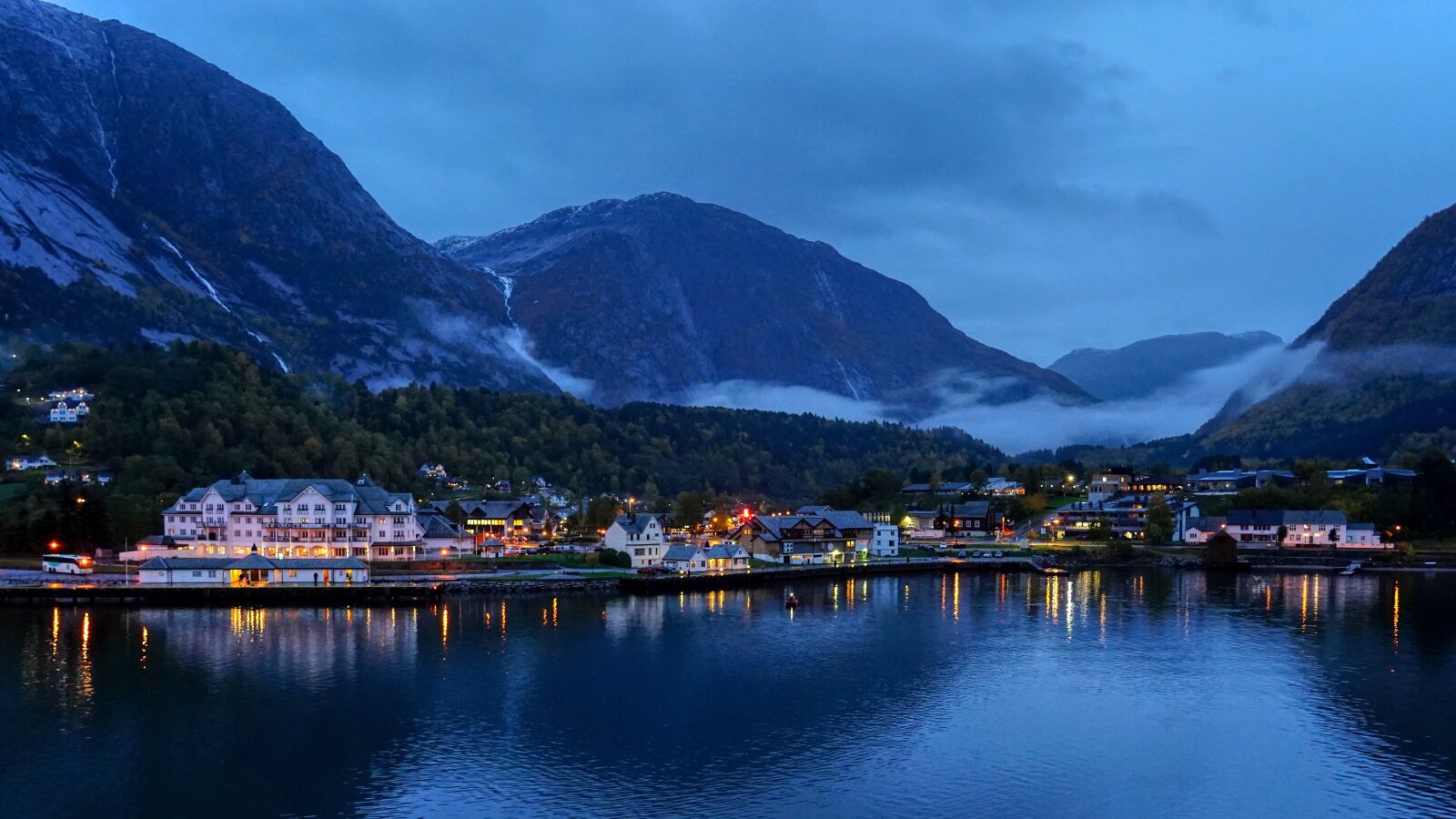 Sony FE 24-105mm F4 G OSS sample photo. Norway, fjord, dawn photography