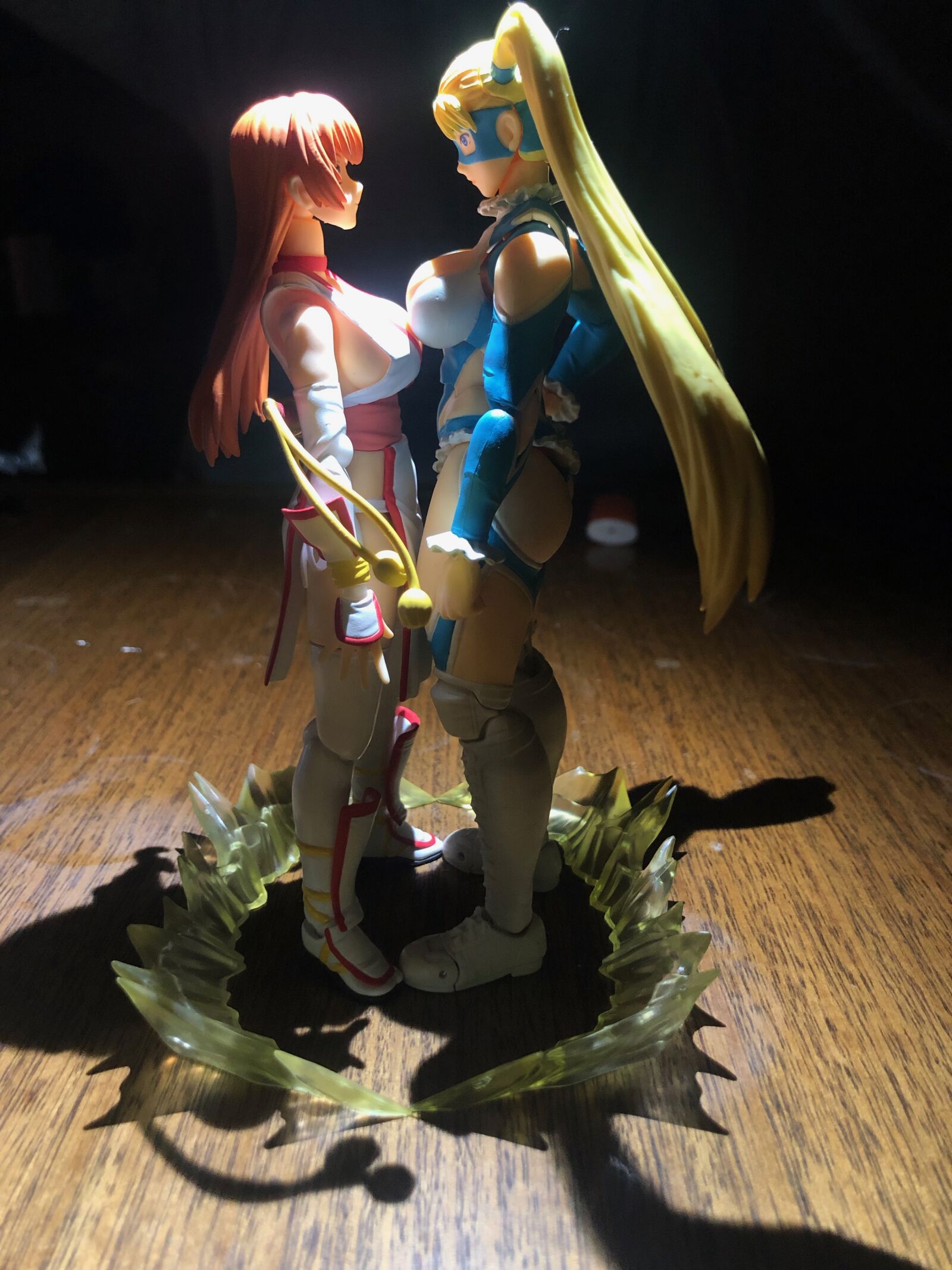 iPhone X back dual camera 4mm f/1.8 sample photo. Toy, street fighter, doa photography