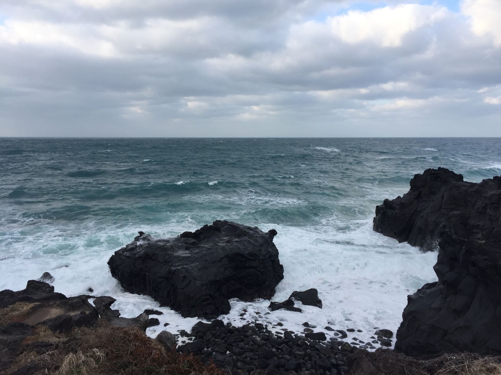 iPhone 6 Plus back camera 4.15mm f/2.2 sample photo. Sky, sea photography