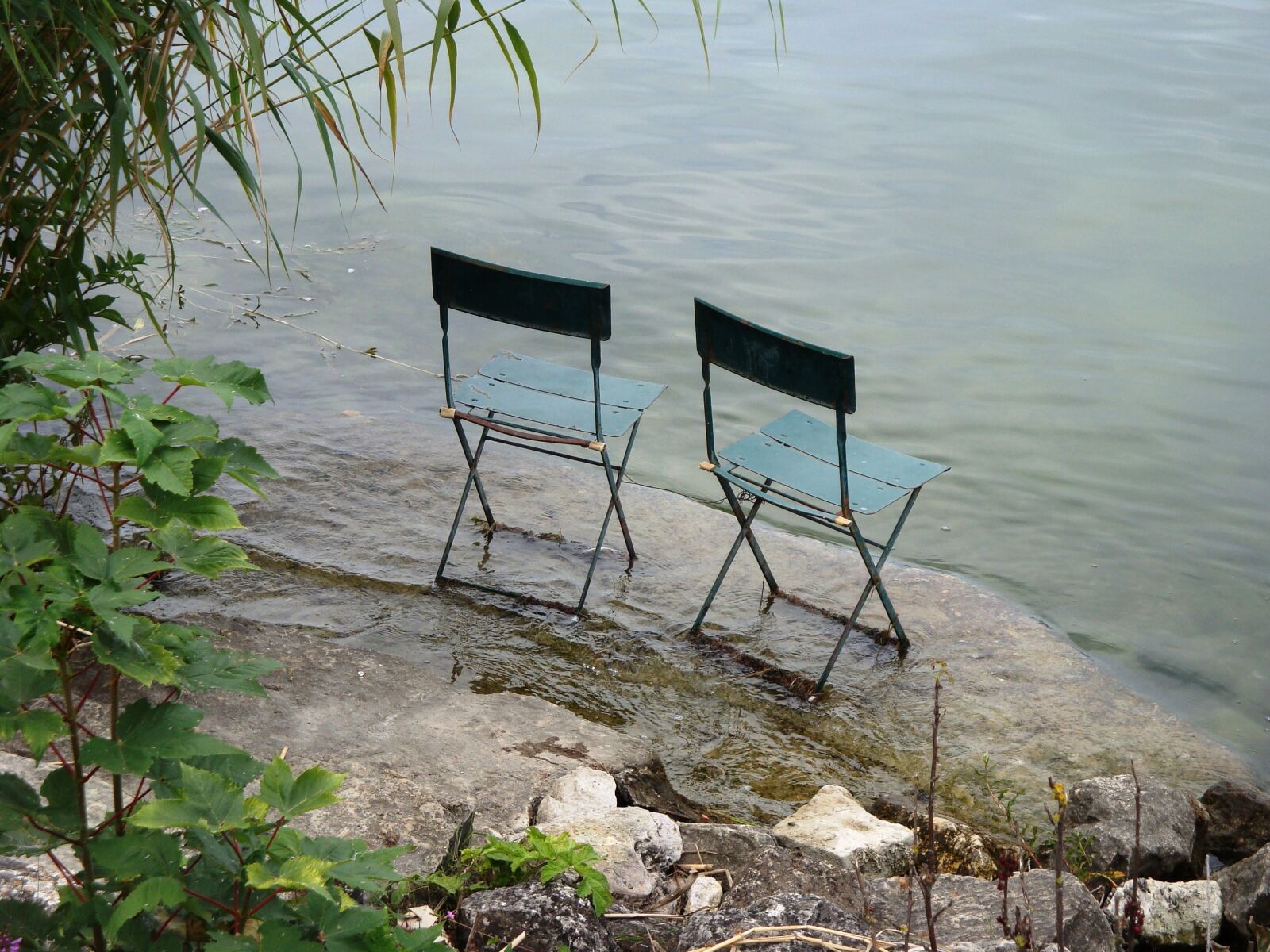 Sony Cyber-shot DSC-W150 sample photo. Lake, two chairs, togetherness photography