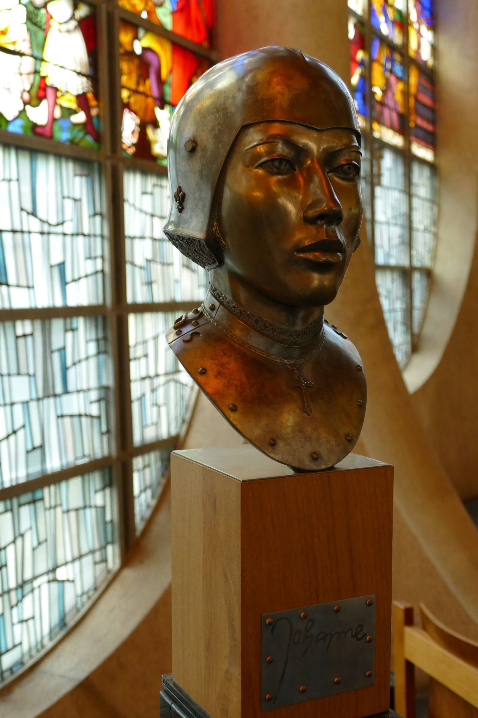 Panasonic Lumix DMC-FZ1000 sample photo. Jeanne d'arc, head, brass photography