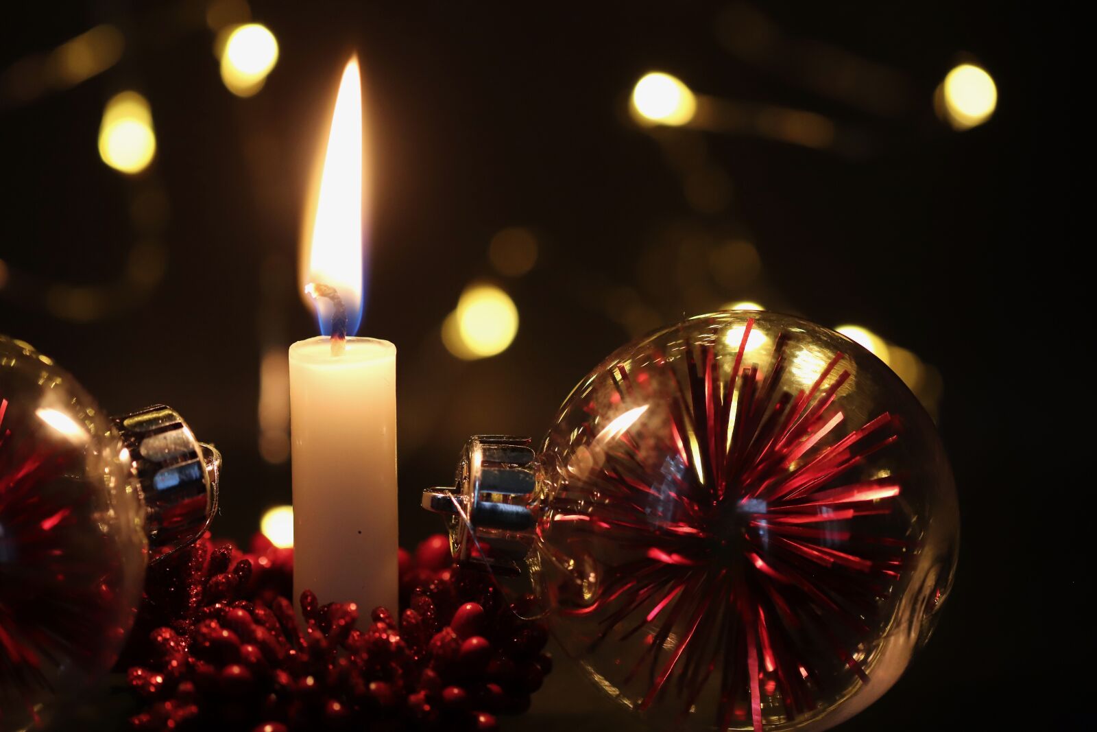 Canon EOS 800D (EOS Rebel T7i / EOS Kiss X9i) sample photo. Advent, christmas, candle photography