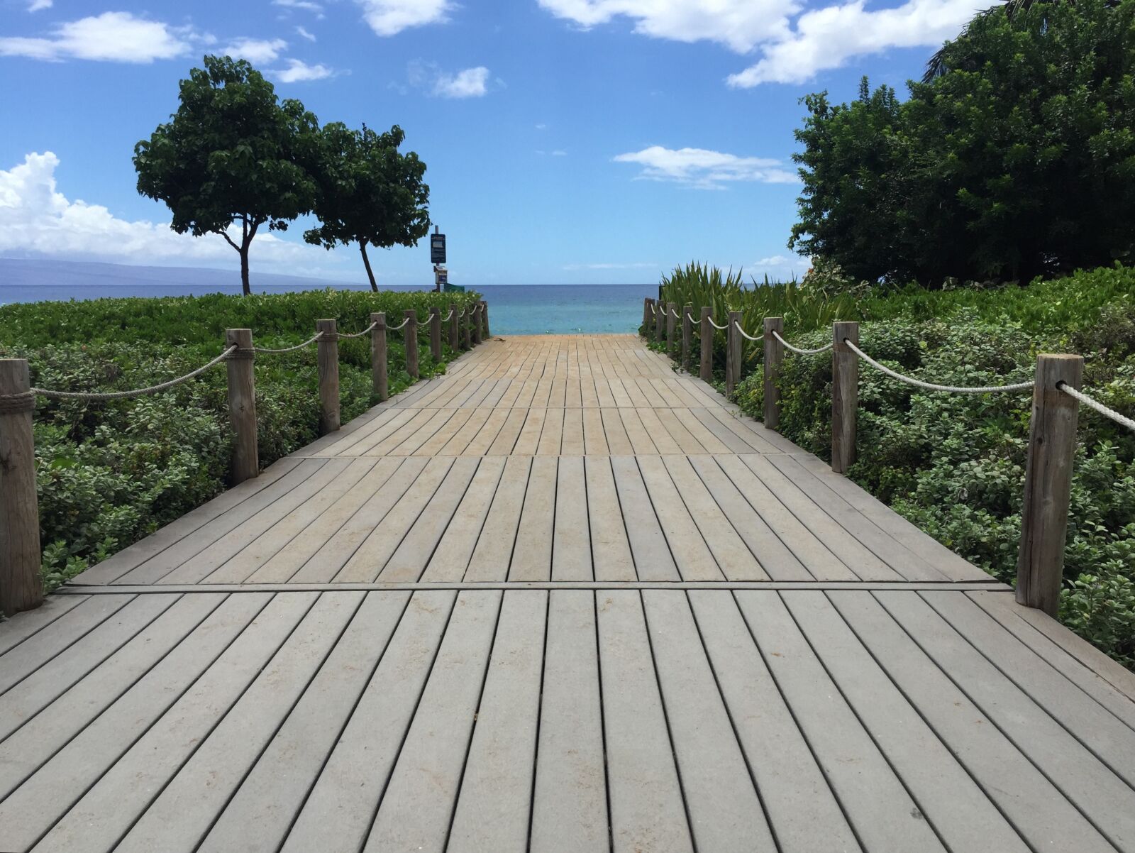 Apple iPhone 6 sample photo. Boardwalk, maui, ocean photography