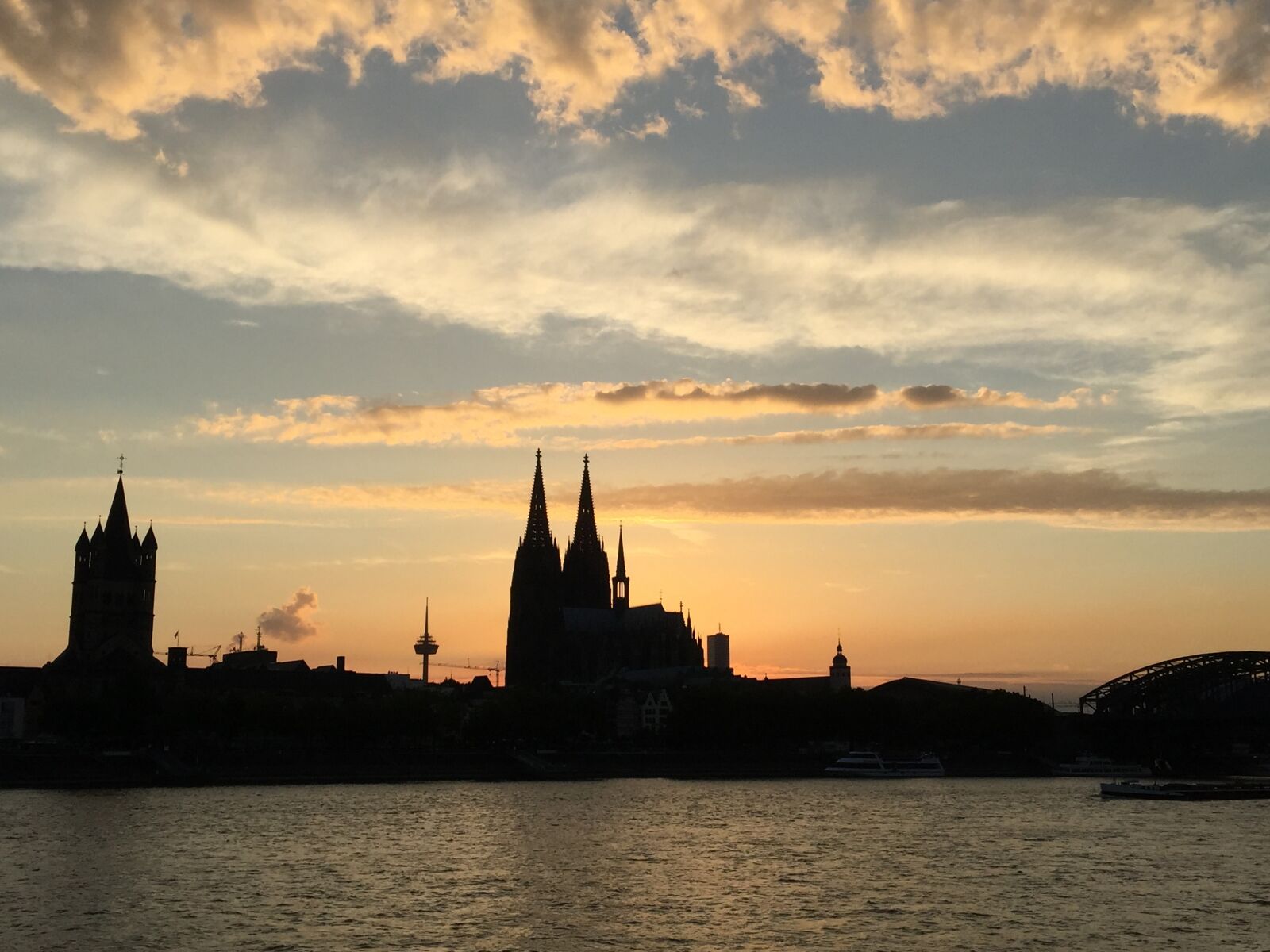 iPhone 6 Plus back camera 4.15mm f/2.2 sample photo. Cologne, summer, dom photography