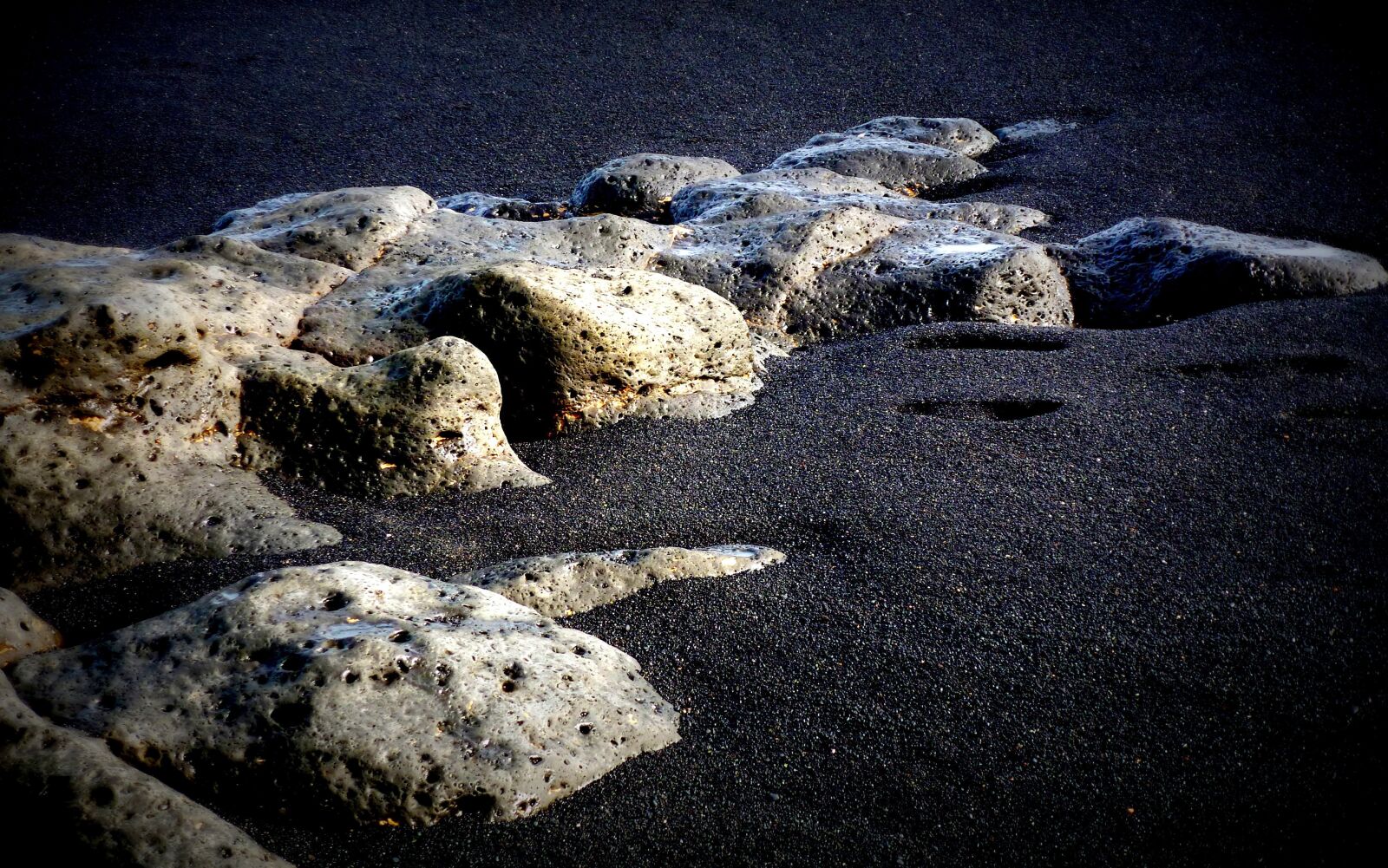Panasonic DMC-TZ18 sample photo. Lanzarote, stones, sand photography