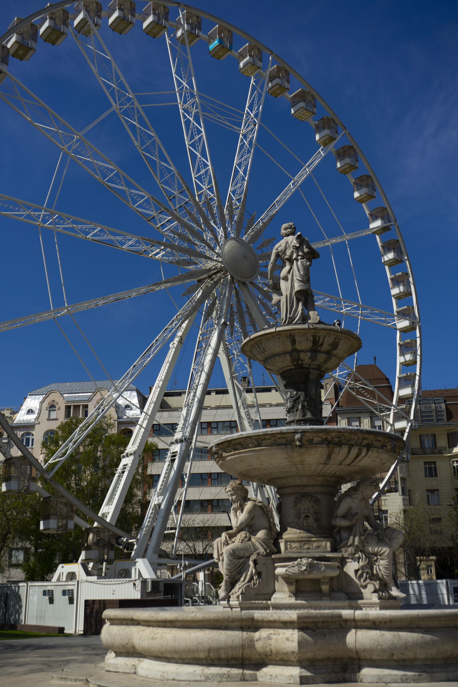 Sony a7 II + Sony FE 28-70mm F3.5-5.6 OSS sample photo. Budapest, giant ferris wheel photography