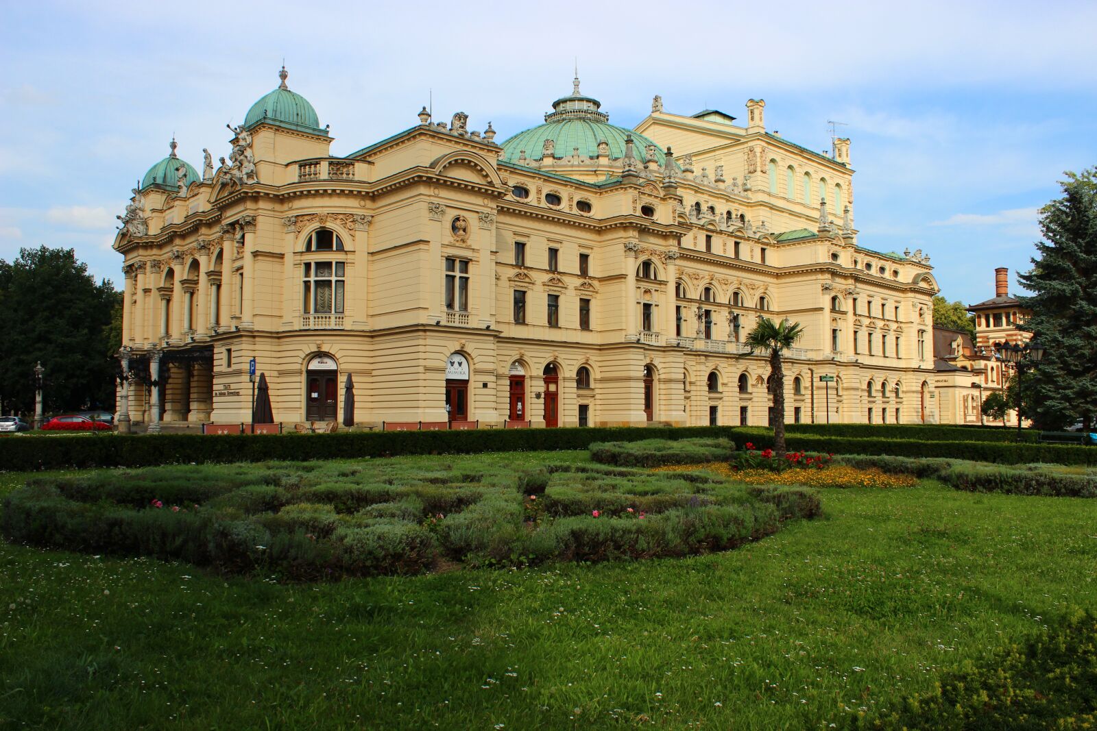 Canon EOS 600D (Rebel EOS T3i / EOS Kiss X5) sample photo. The theater, juliusz slovak photography
