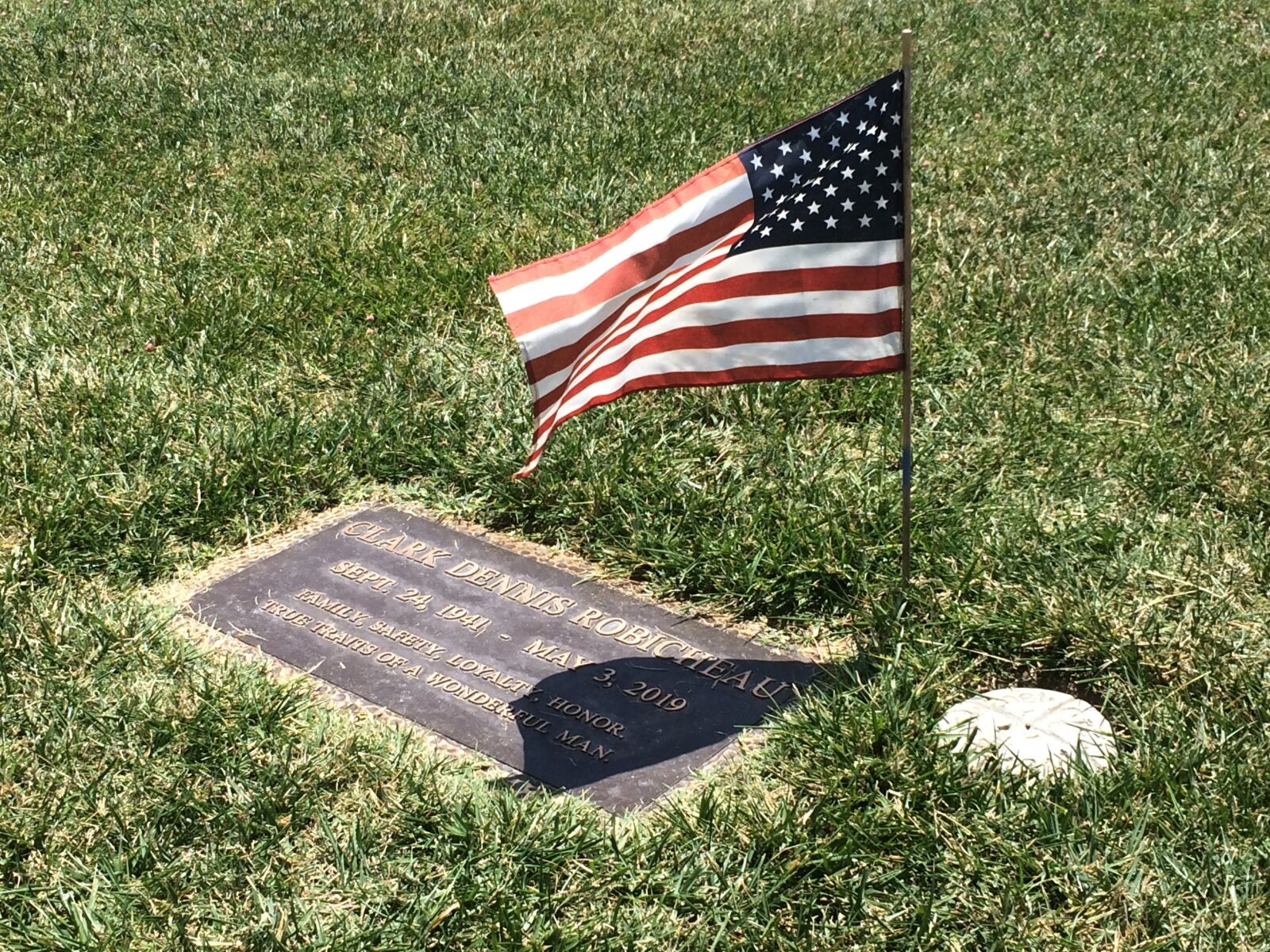 iPhone 5s back camera 4.15mm f/2.2 sample photo. Memorial, remembrance, grave photography