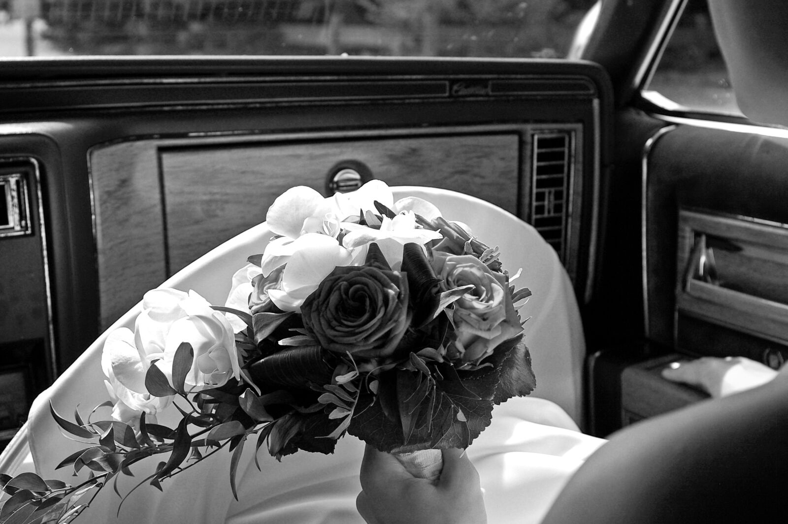 Pentax *ist DL2 sample photo. Bridal bouquet, bride, wedding photography