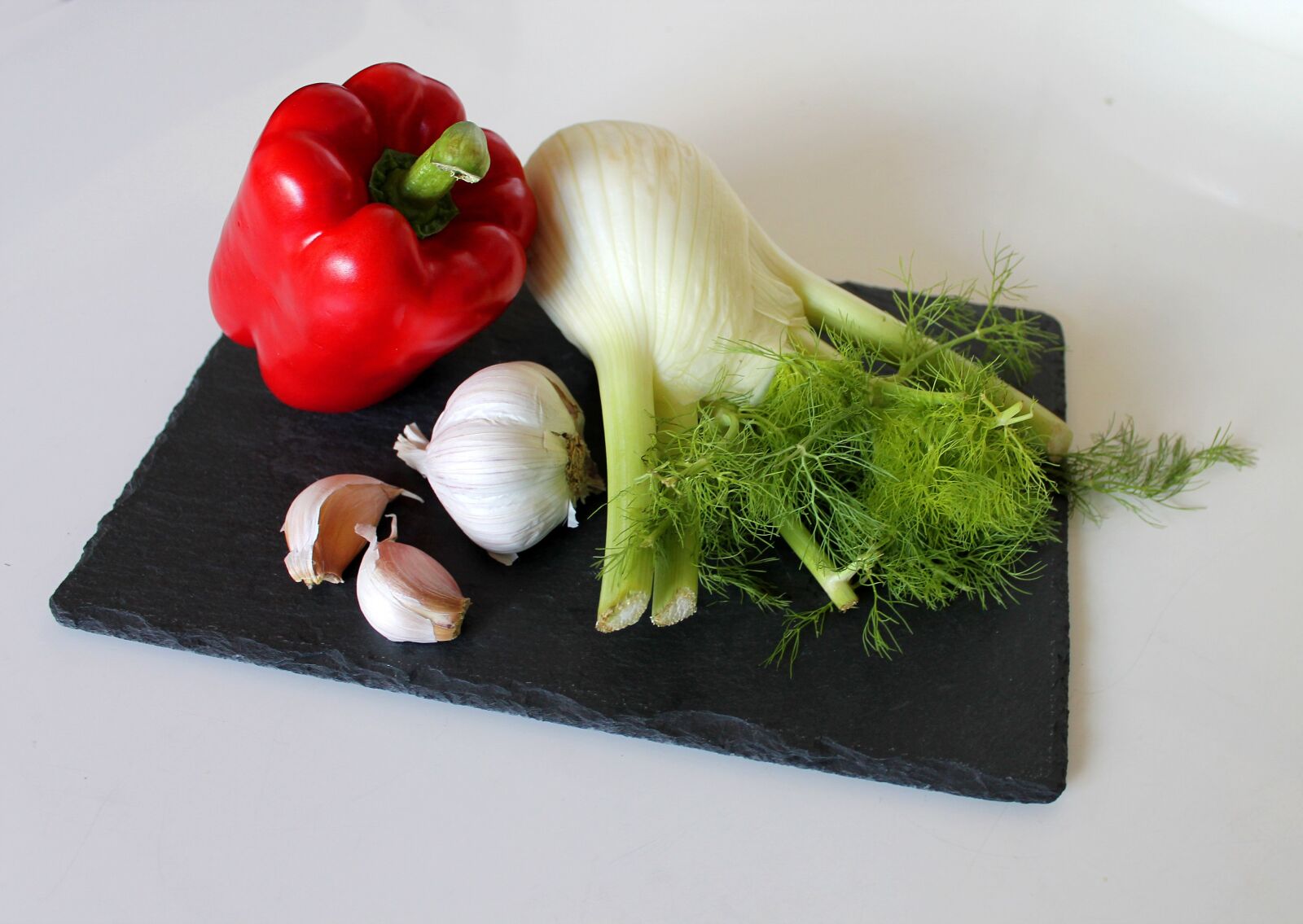Canon EOS 1100D (EOS Rebel T3 / EOS Kiss X50) sample photo. Vegetables, pepper, fennel photography