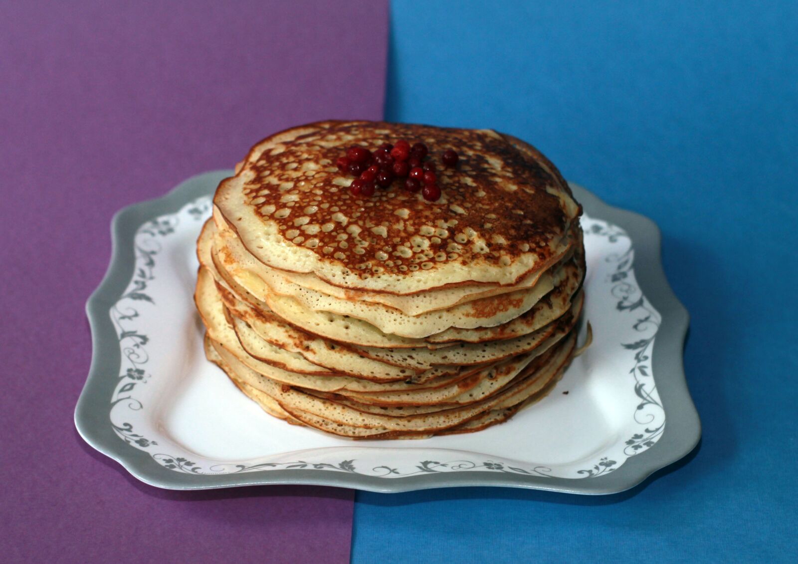 Canon EOS 1200D (EOS Rebel T5 / EOS Kiss X70 / EOS Hi) sample photo. Pancakes, berry, carnival photography