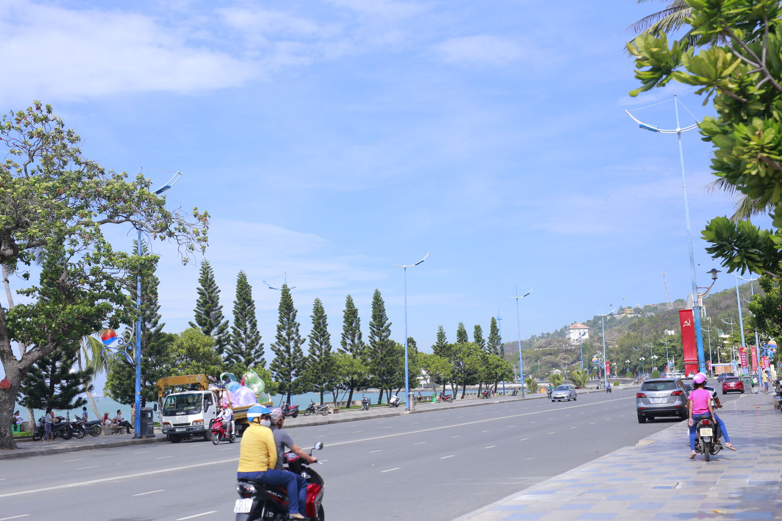 Canon EOS 6D sample photo. Seaside, road photography