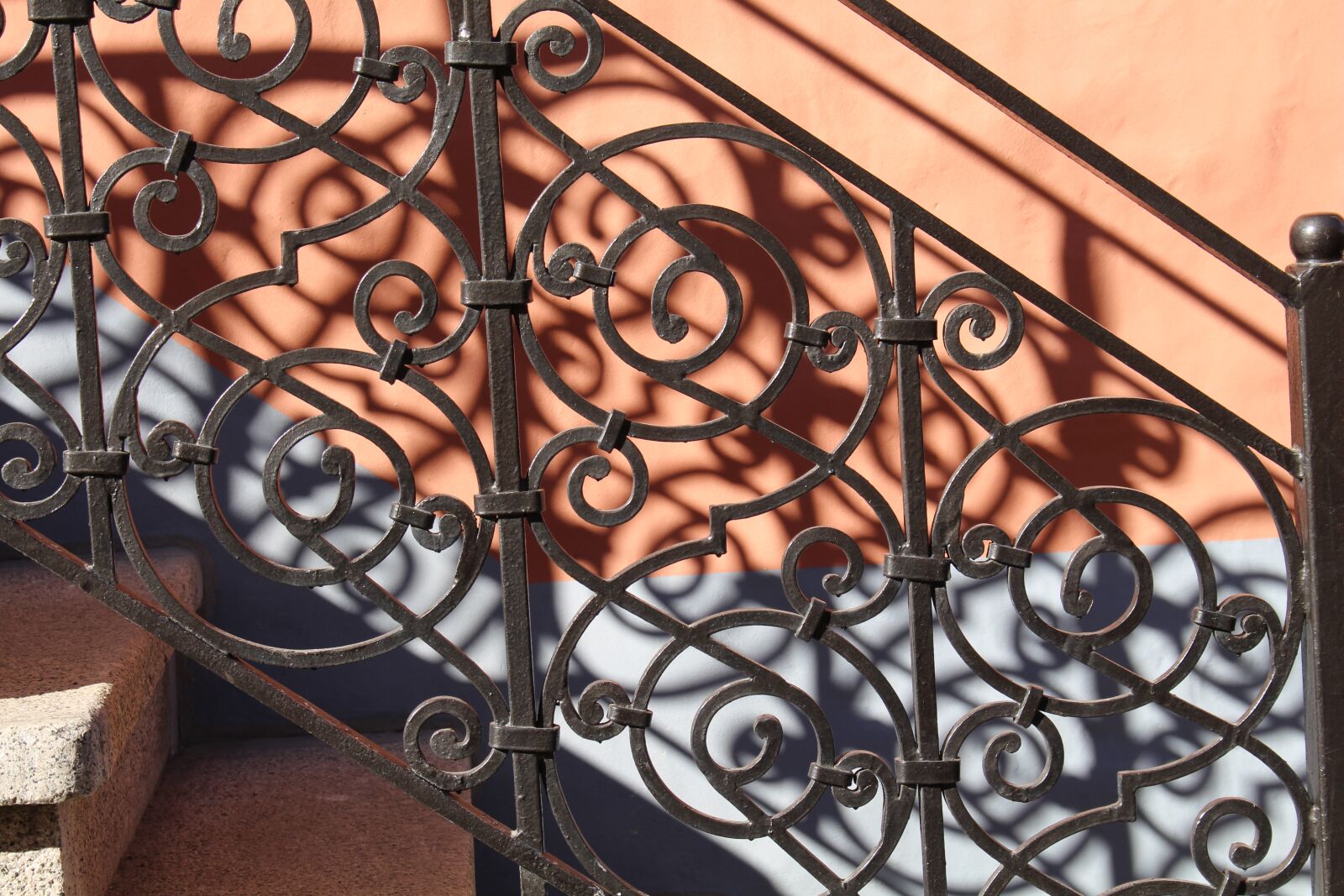 Canon EOS 700D (EOS Rebel T5i / EOS Kiss X7i) sample photo. Staircase, detail, banister photography