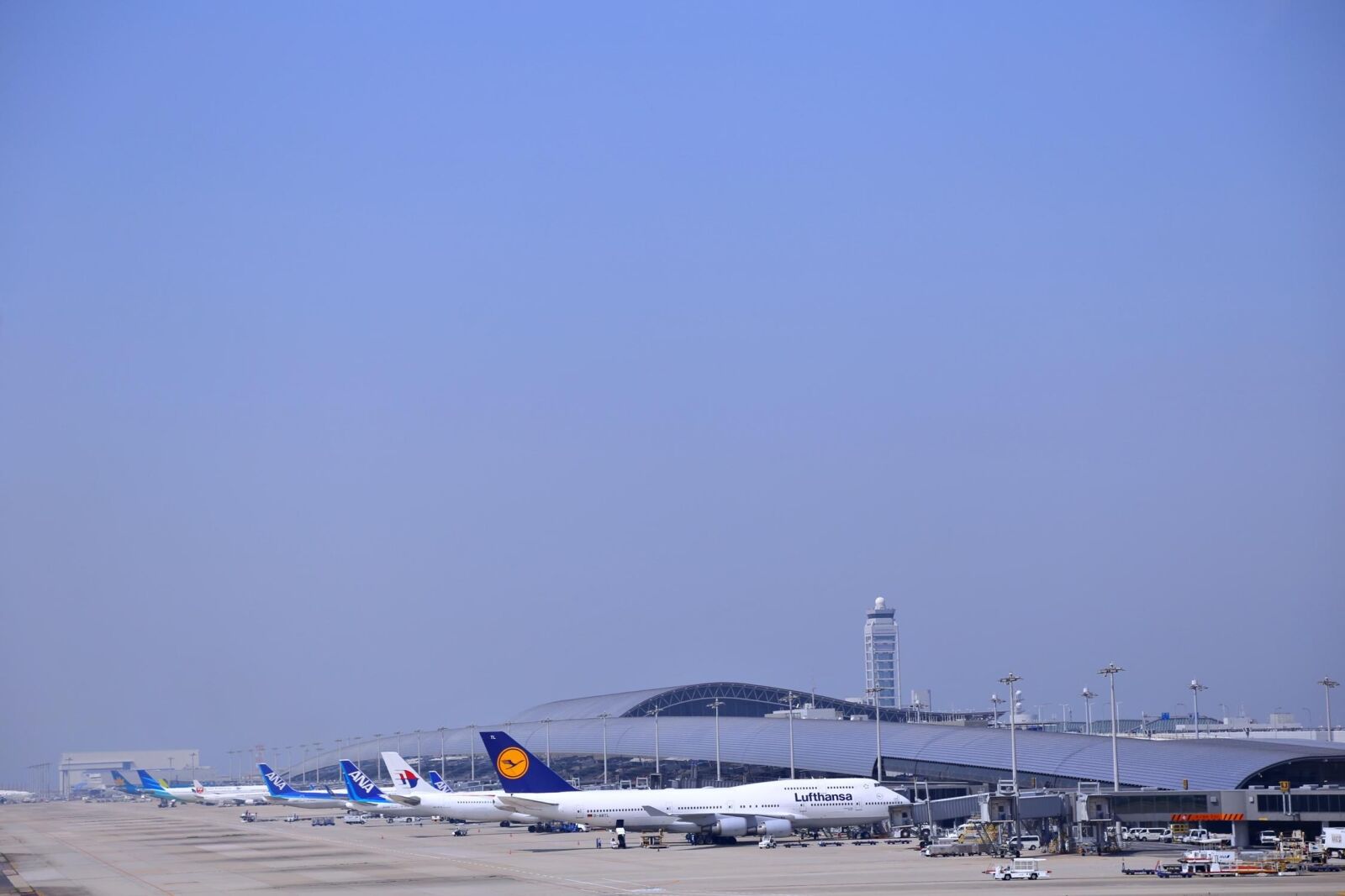Canon EOS 6D + Canon EF 24-105mm F4L IS USM sample photo. Japan, kansai international airport photography