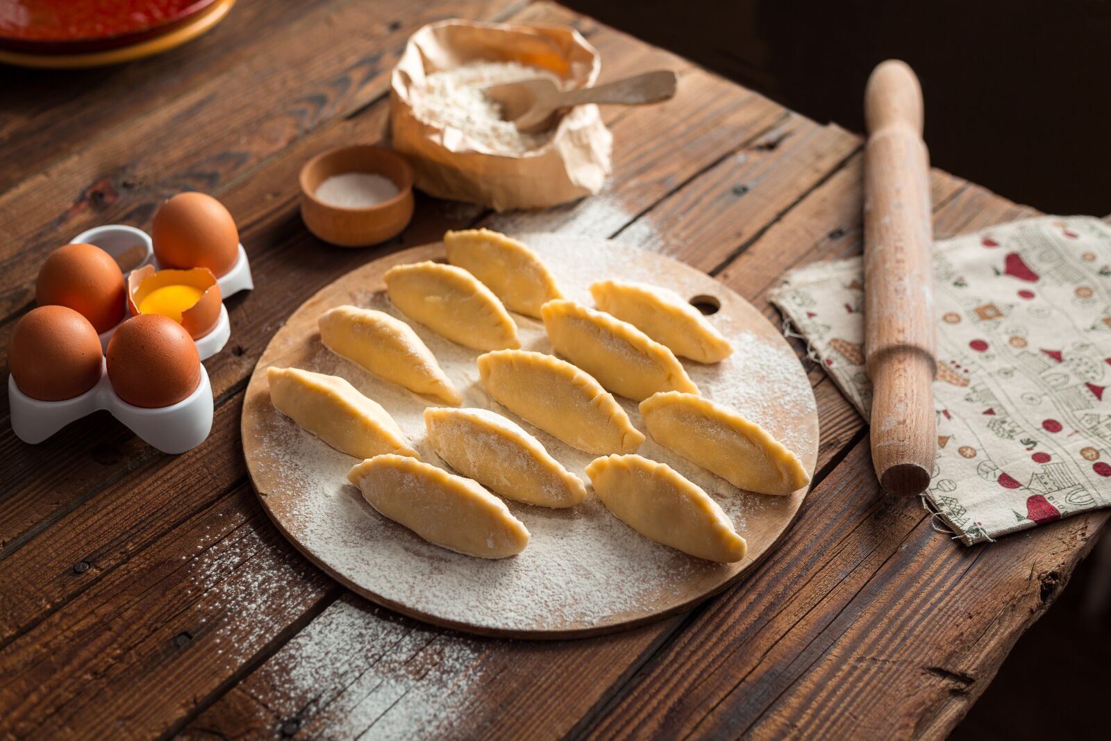 Canon EF 50mm F1.8 II sample photo. Cooking, pies, vareniki photography