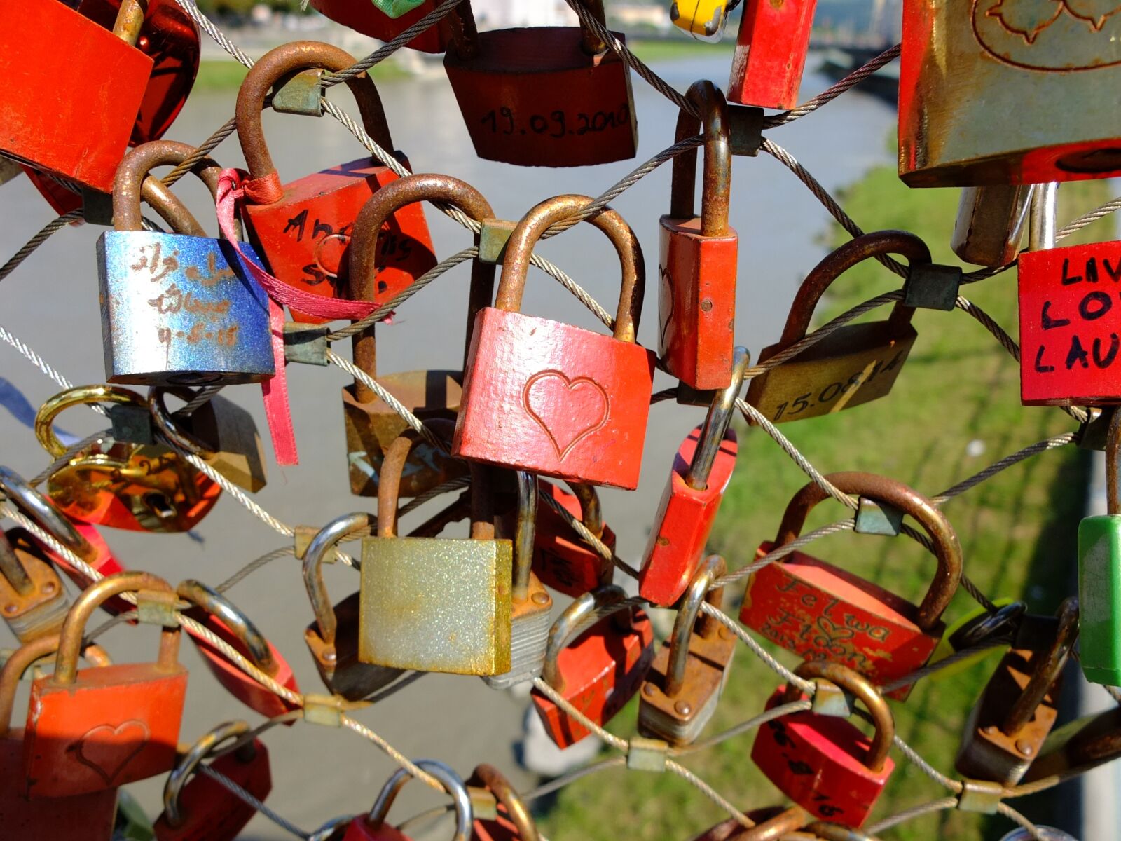 Fujifilm X10 sample photo. Love castle, love locks photography