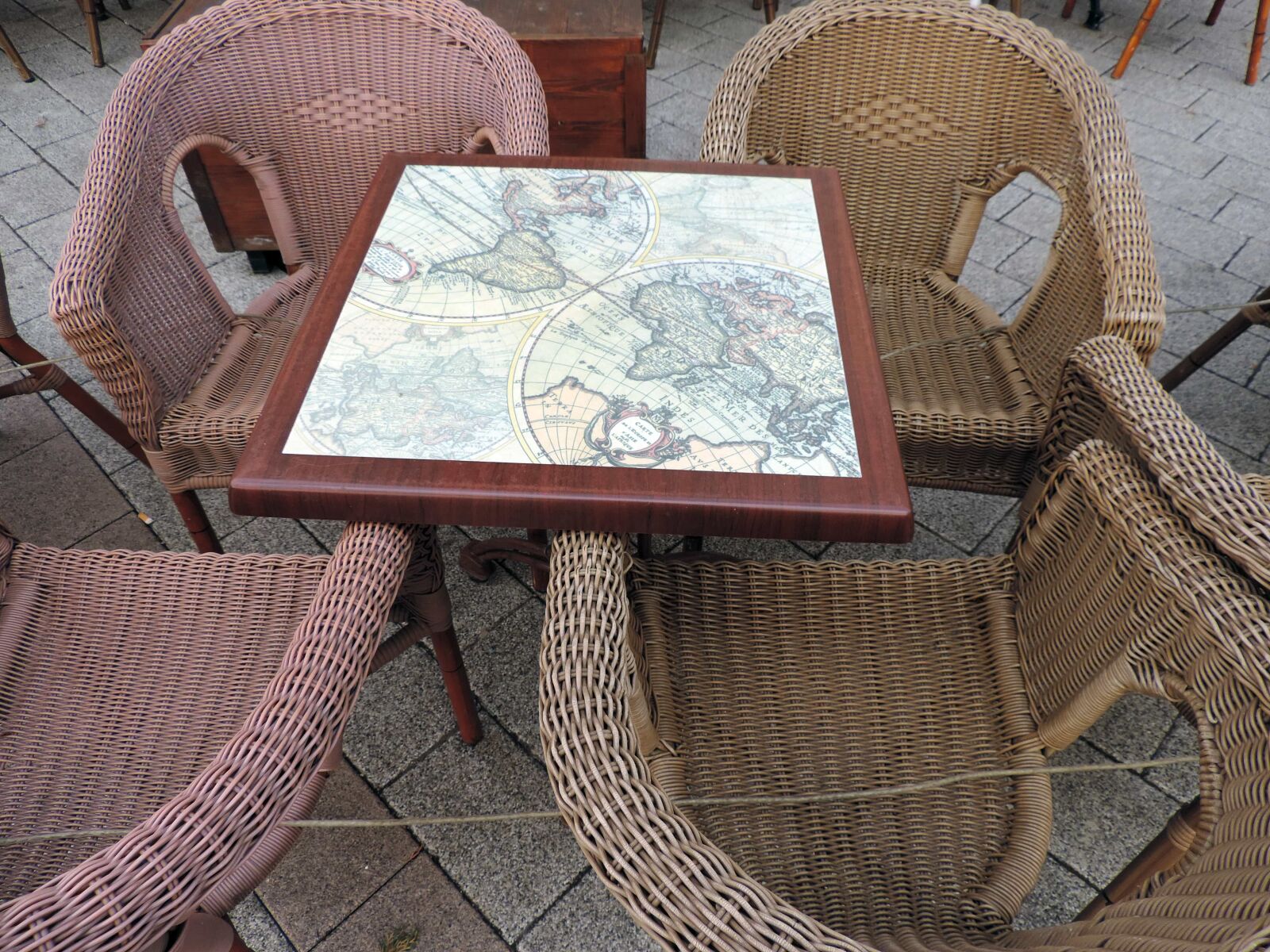 Nikon Coolpix P520 sample photo. Furniture, handmade, wicker, seat photography
