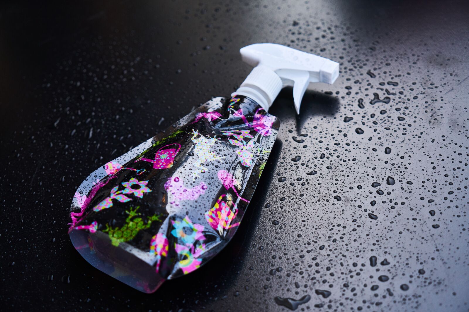 Sony a7R II sample photo. Spray, bottle, wet photography