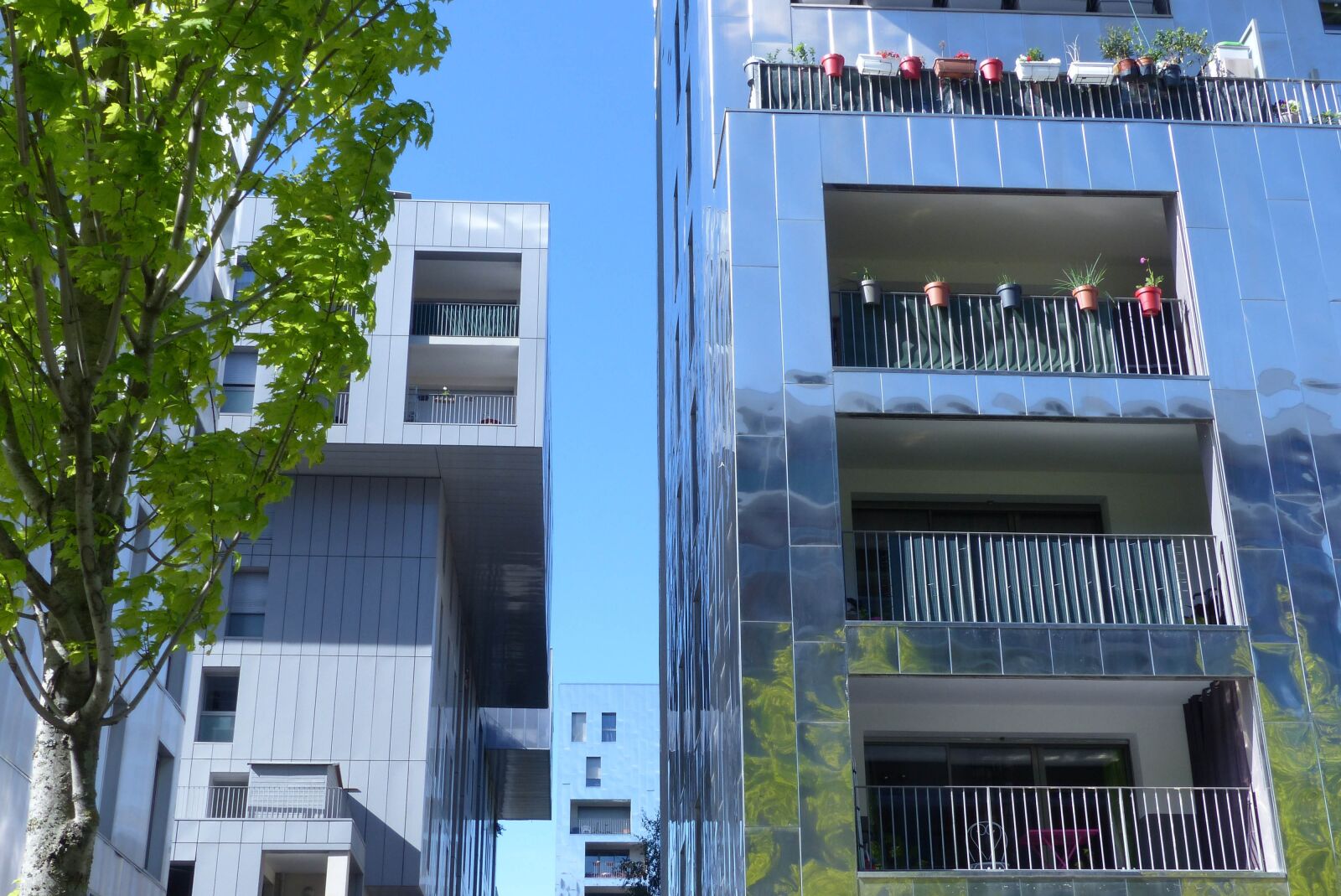 Panasonic Lumix DMC-FZ200 sample photo. Lyon, confluence, architecture photography