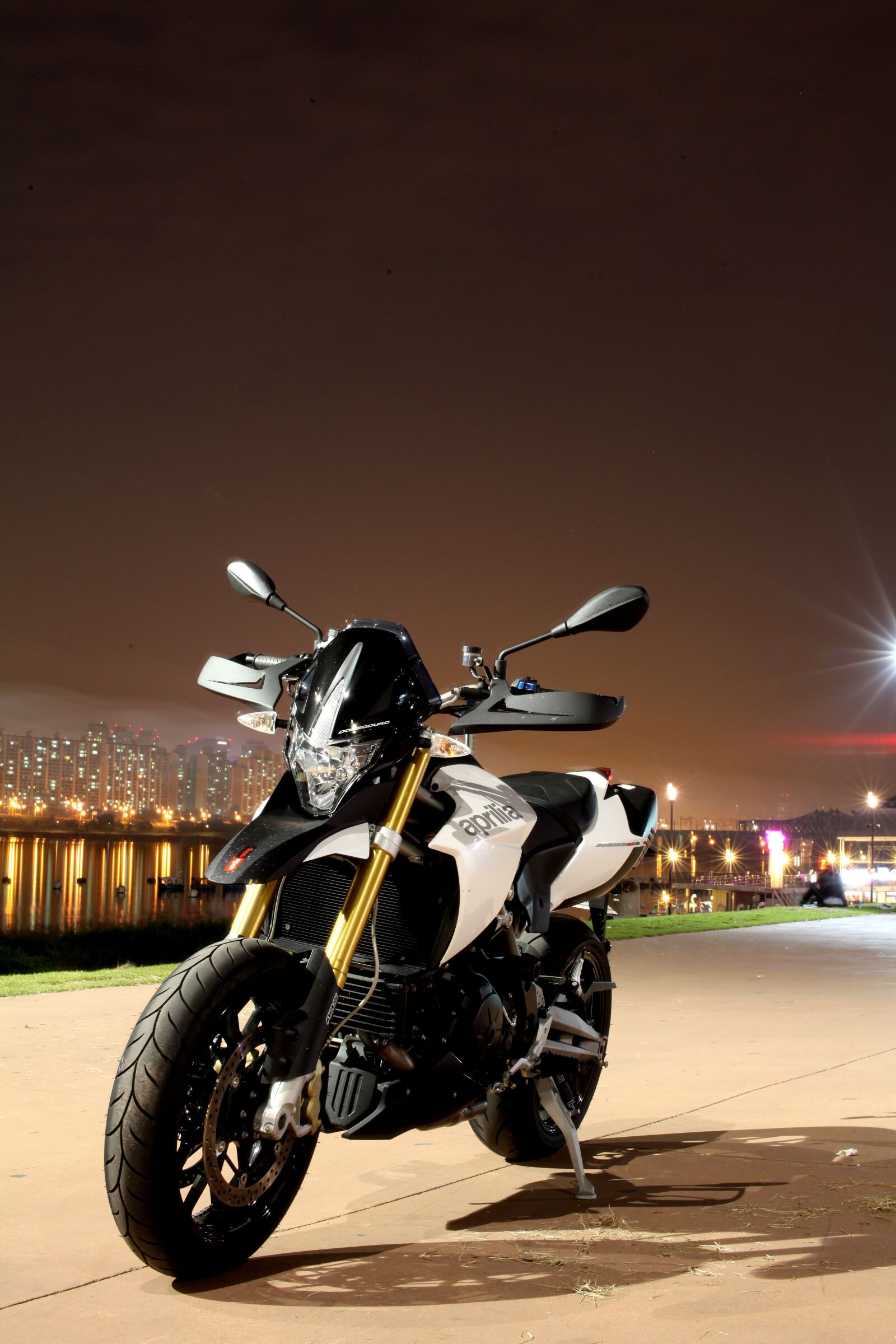 Canon EOS 5D Mark II sample photo. Aprillia, venice, motorcycle photography