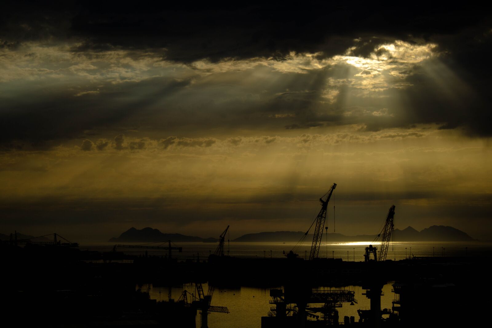 Canon EOS 1200D (EOS Rebel T5 / EOS Kiss X70 / EOS Hi) sample photo. Sunset, backlight, cies photography