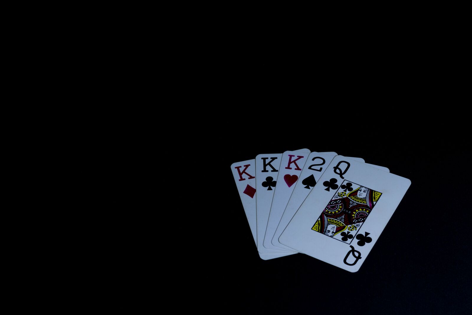 Canon EOS 7D + Canon EF 50mm F1.8 STM sample photo. Poker, table, deck photography