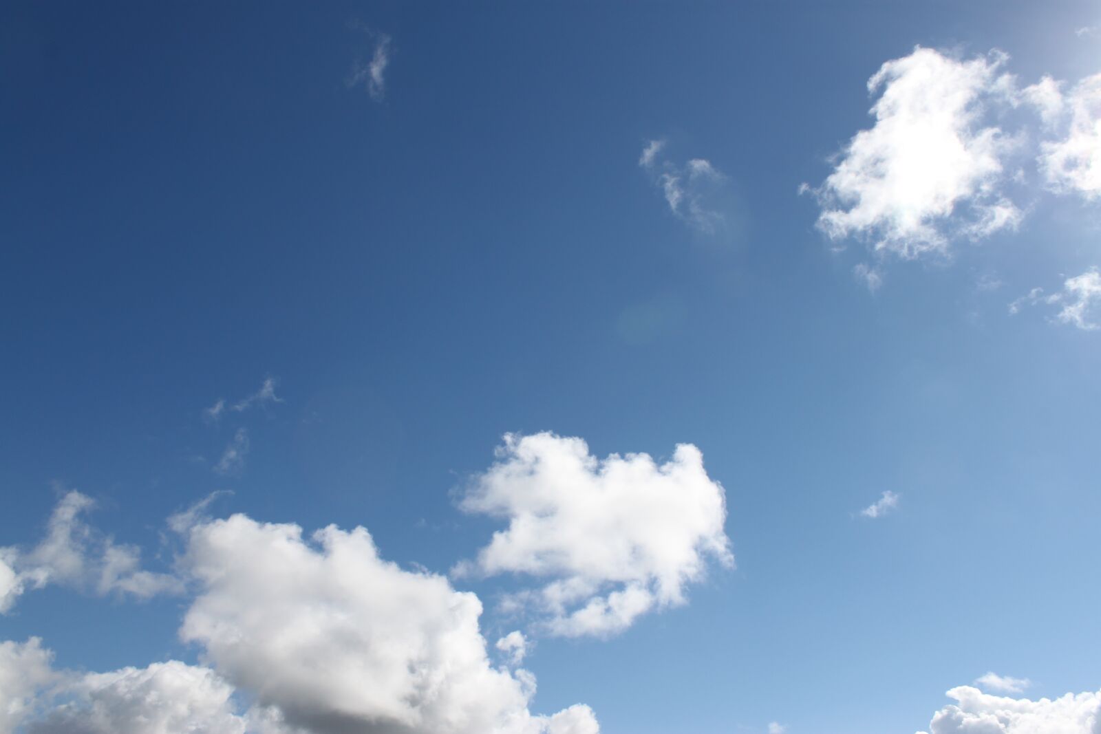 Canon EOS 500D (EOS Rebel T1i / EOS Kiss X3) sample photo. Blue sky, summer, sky photography
