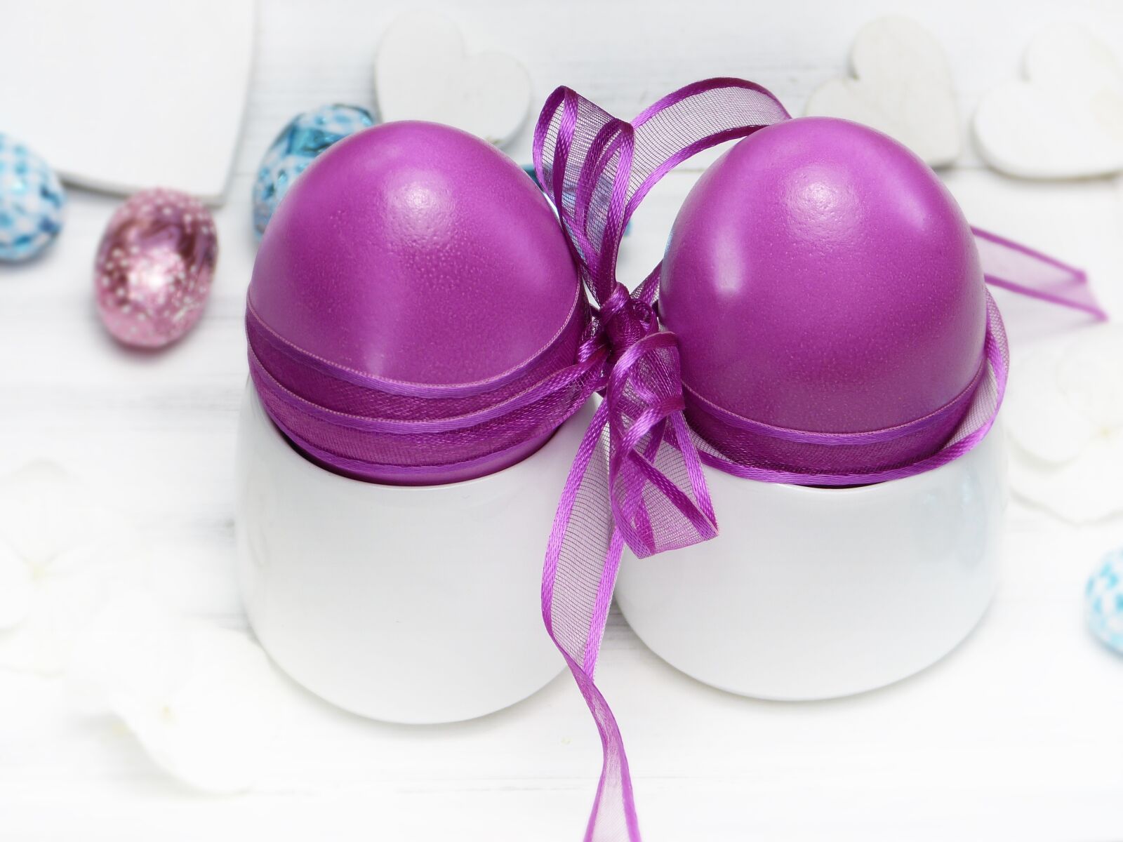 Panasonic Lumix DMC-FZ150 sample photo. Easter eggs, egg cups photography