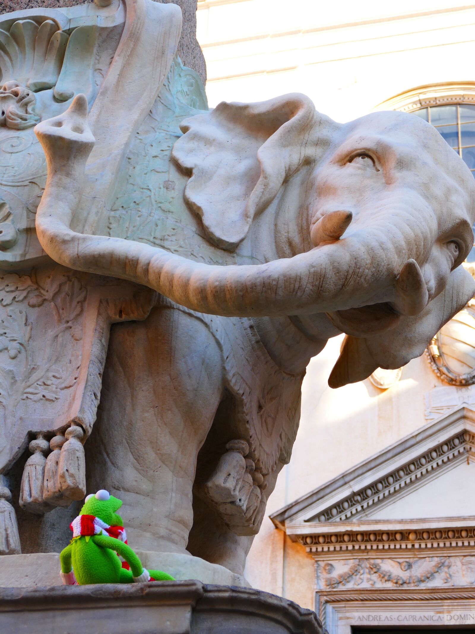 Panasonic Lumix DMC-FZ1000 sample photo. Elephant, bernini, santa photography