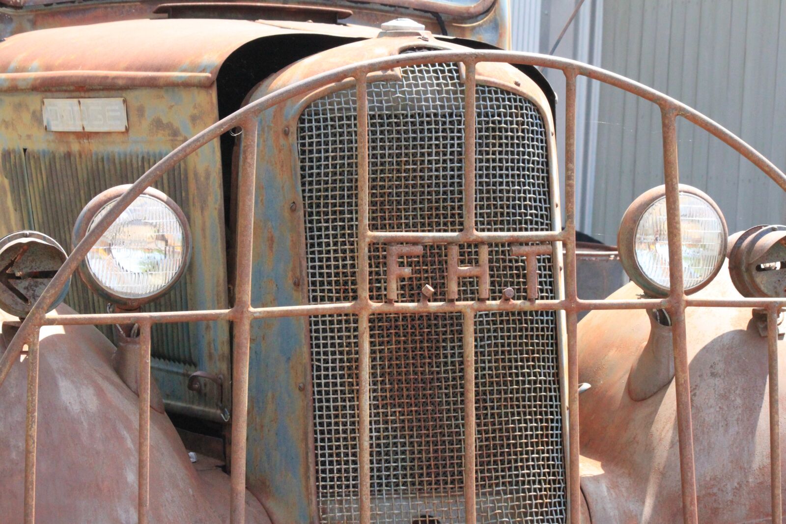 Canon EOS 500D (EOS Rebel T1i / EOS Kiss X3) sample photo. Antique, truck, vintage photography
