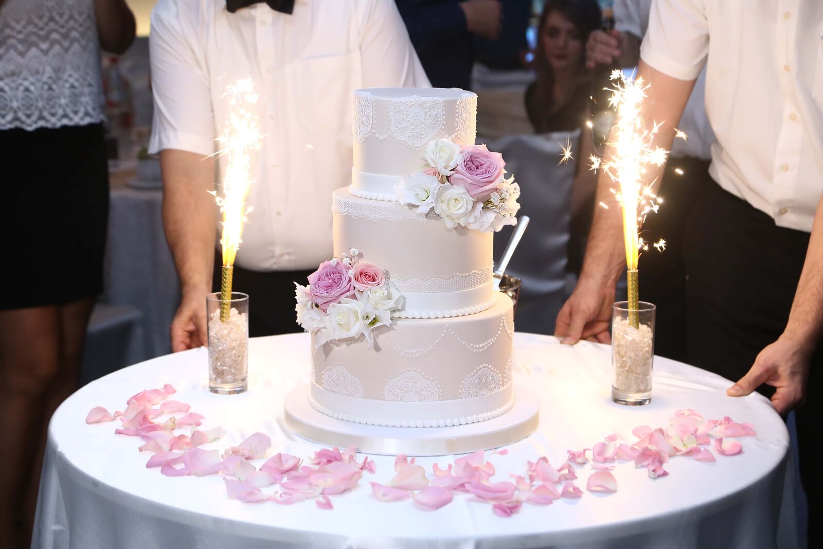 Canon EOS 6D sample photo. Wedding cake, ceremony, spark photography