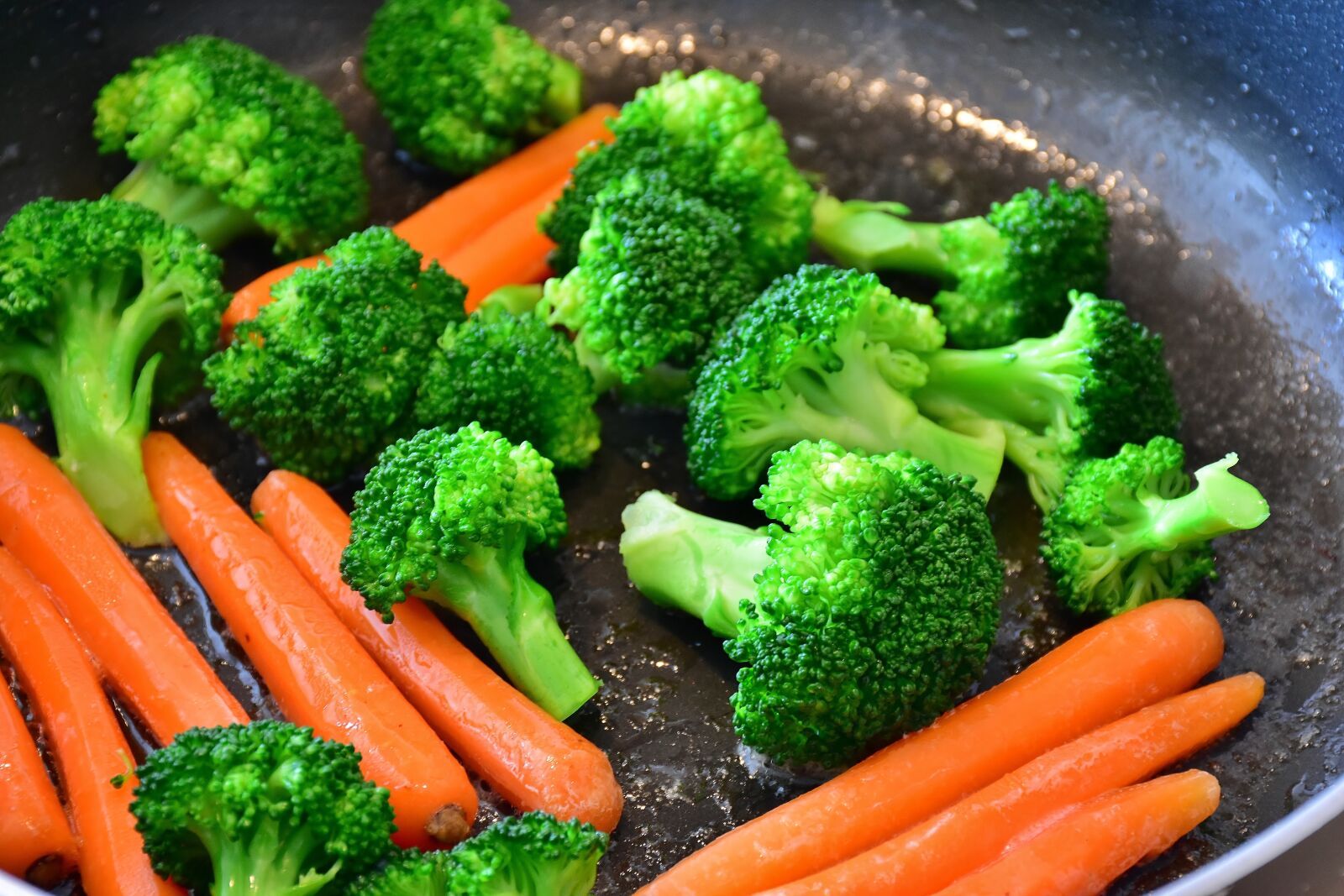 Nikon D7200 sample photo. Carrots, vegetables, broccoli photography