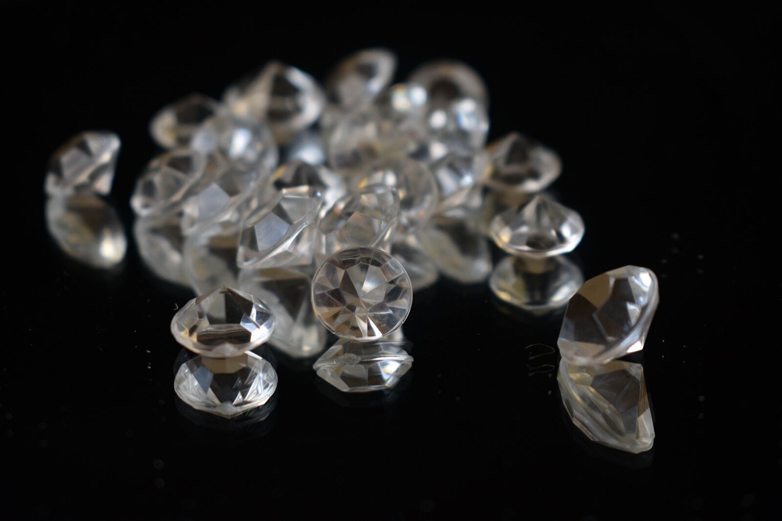 Nikon D3400 sample photo. Crystals, diamonds, gloss photography