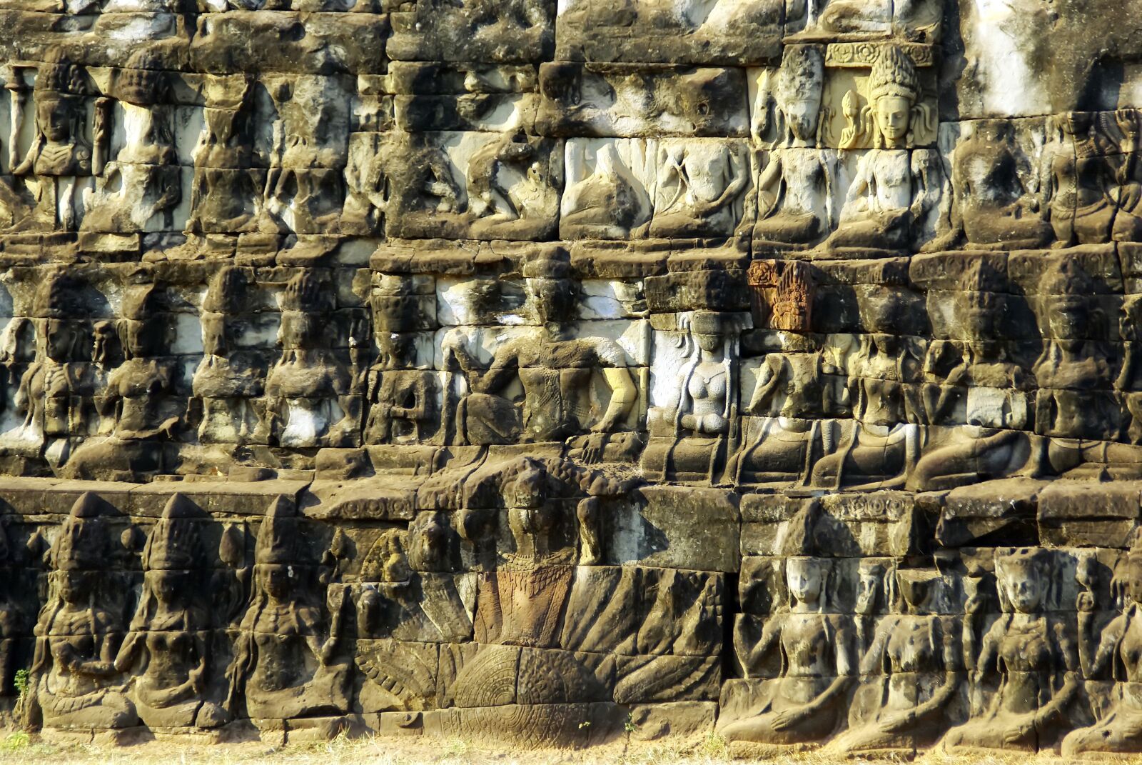 Pentax K200D sample photo. Cambodia, angkor, bas-relief photography