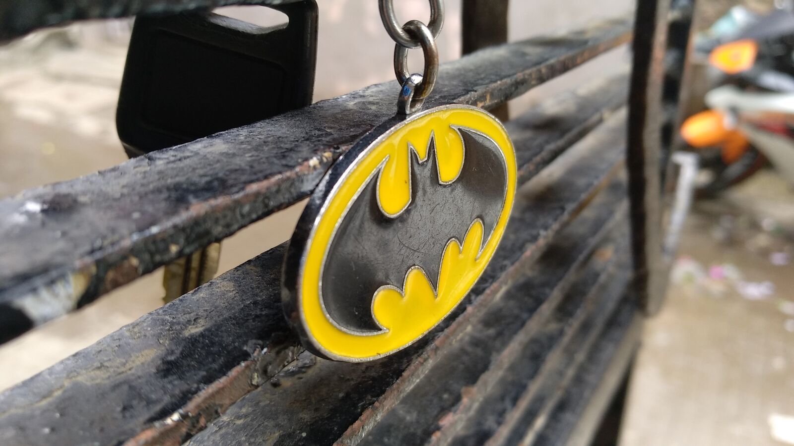 Xiaomi MI MAX 2 sample photo. Batman, keychain, bikes photography