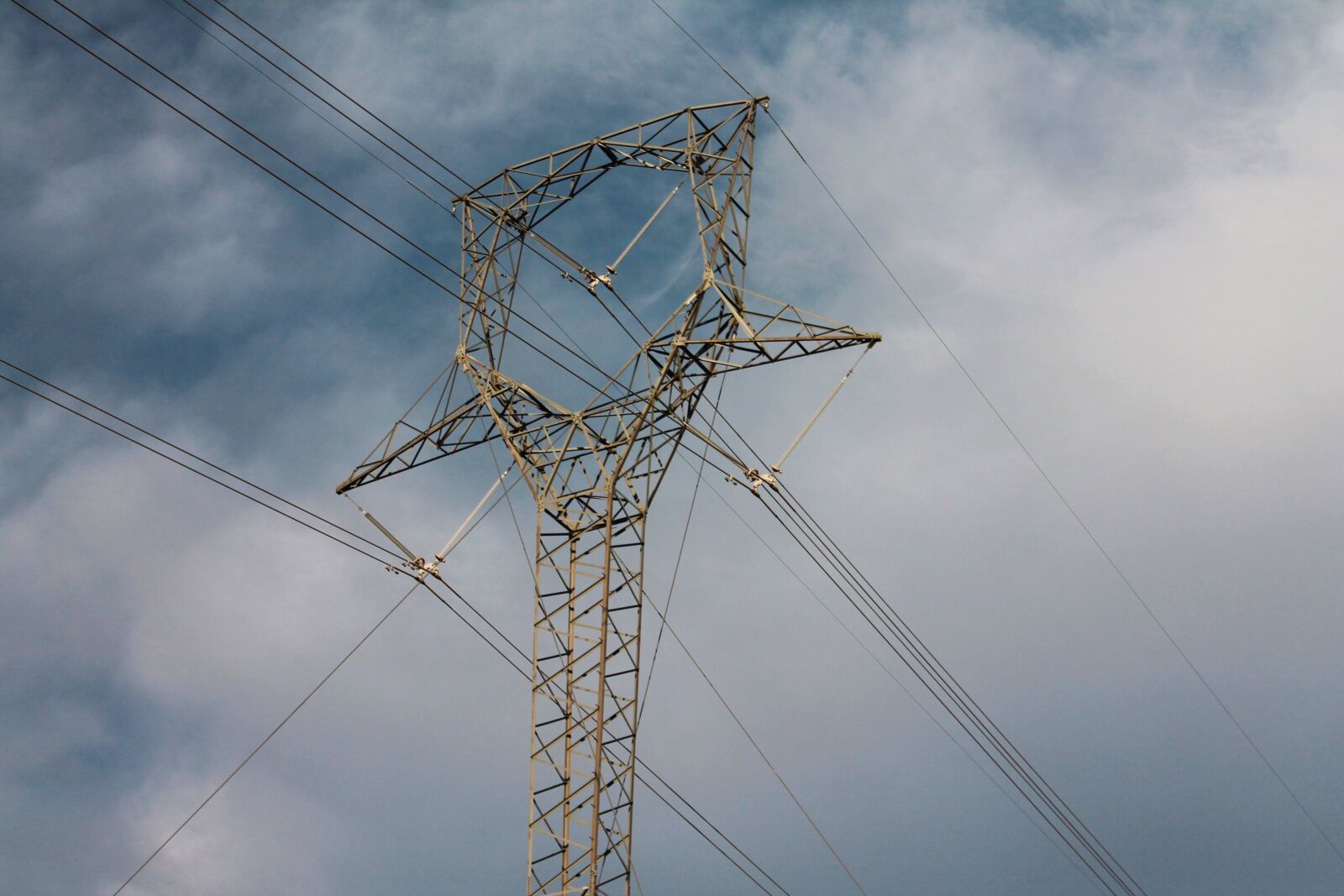 Canon EOS 1100D (EOS Rebel T3 / EOS Kiss X50) sample photo. Power lines, sky, electricity photography