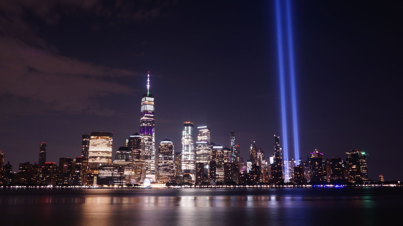 Sony E 16-50mm F3.5-5.6 PZ OSS sample photo. Tribute in light, 9 photography