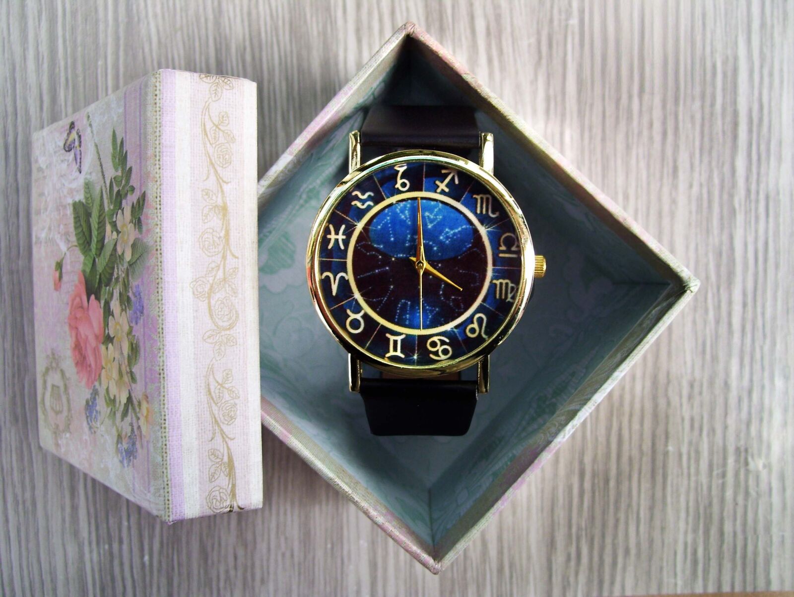 Kodak EASYSHARE C653 ZOOM DIGITAL CAMERA sample photo. Watch, time, gift photography
