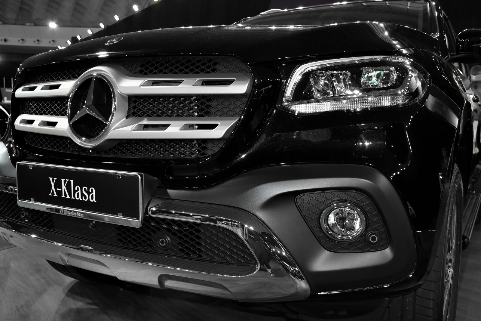Nikon D5500 sample photo. Black and white, headlight photography